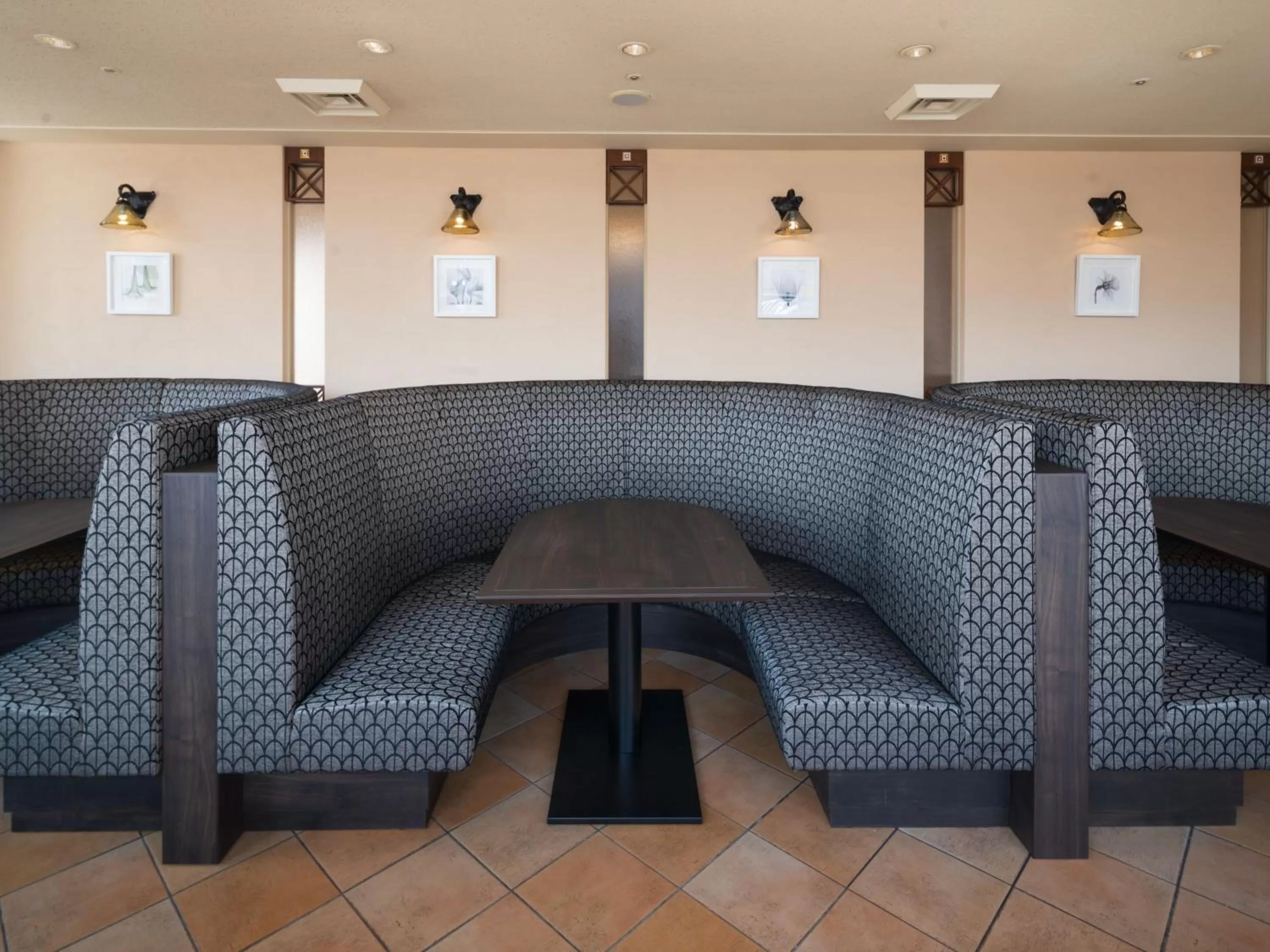 Restaurant/places to eat in ART HOTEL Aomori