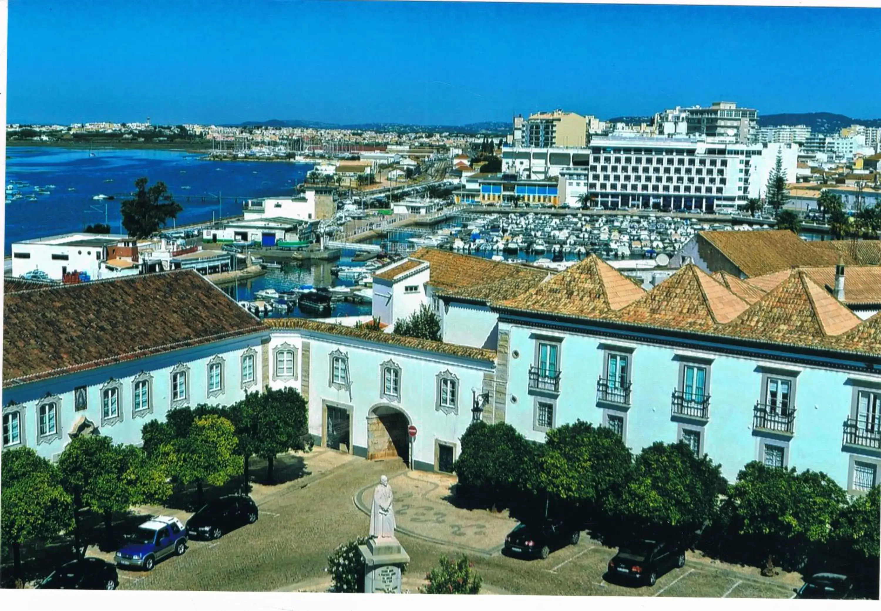 Area and facilities in Hotel Adelaide