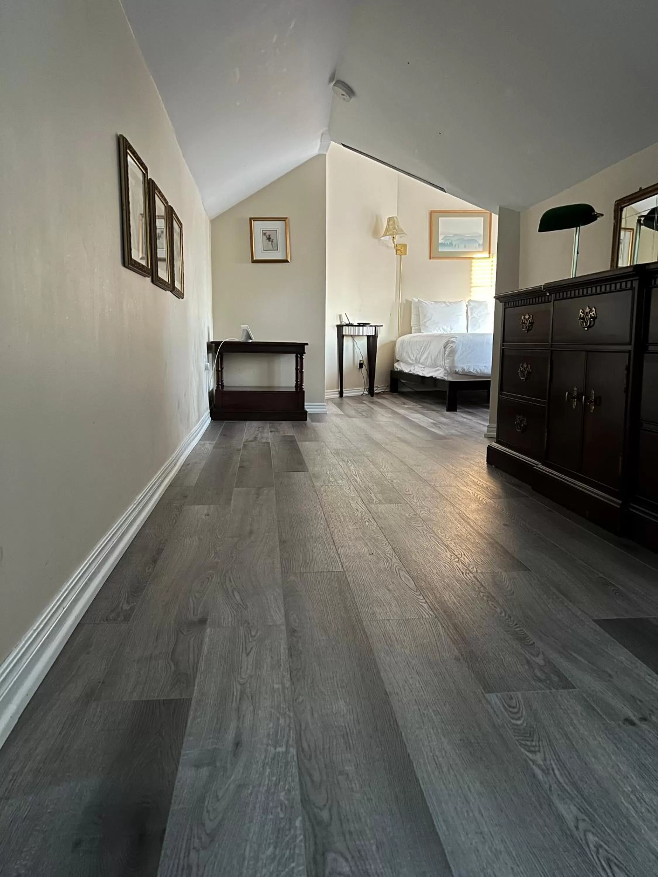 Bed in Inn at the Falls