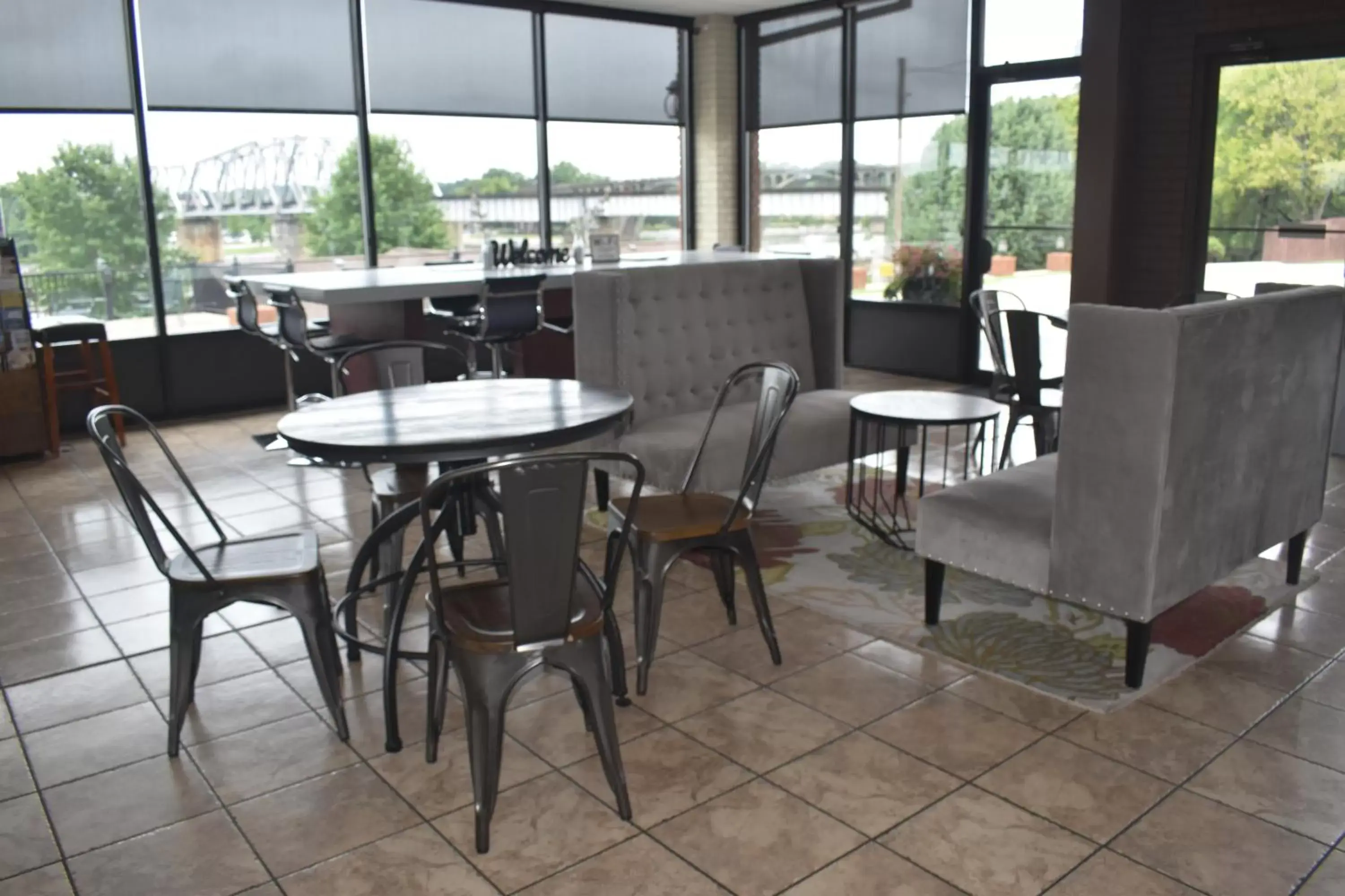 Lobby or reception, Restaurant/Places to Eat in Gadsden Inn and Suites