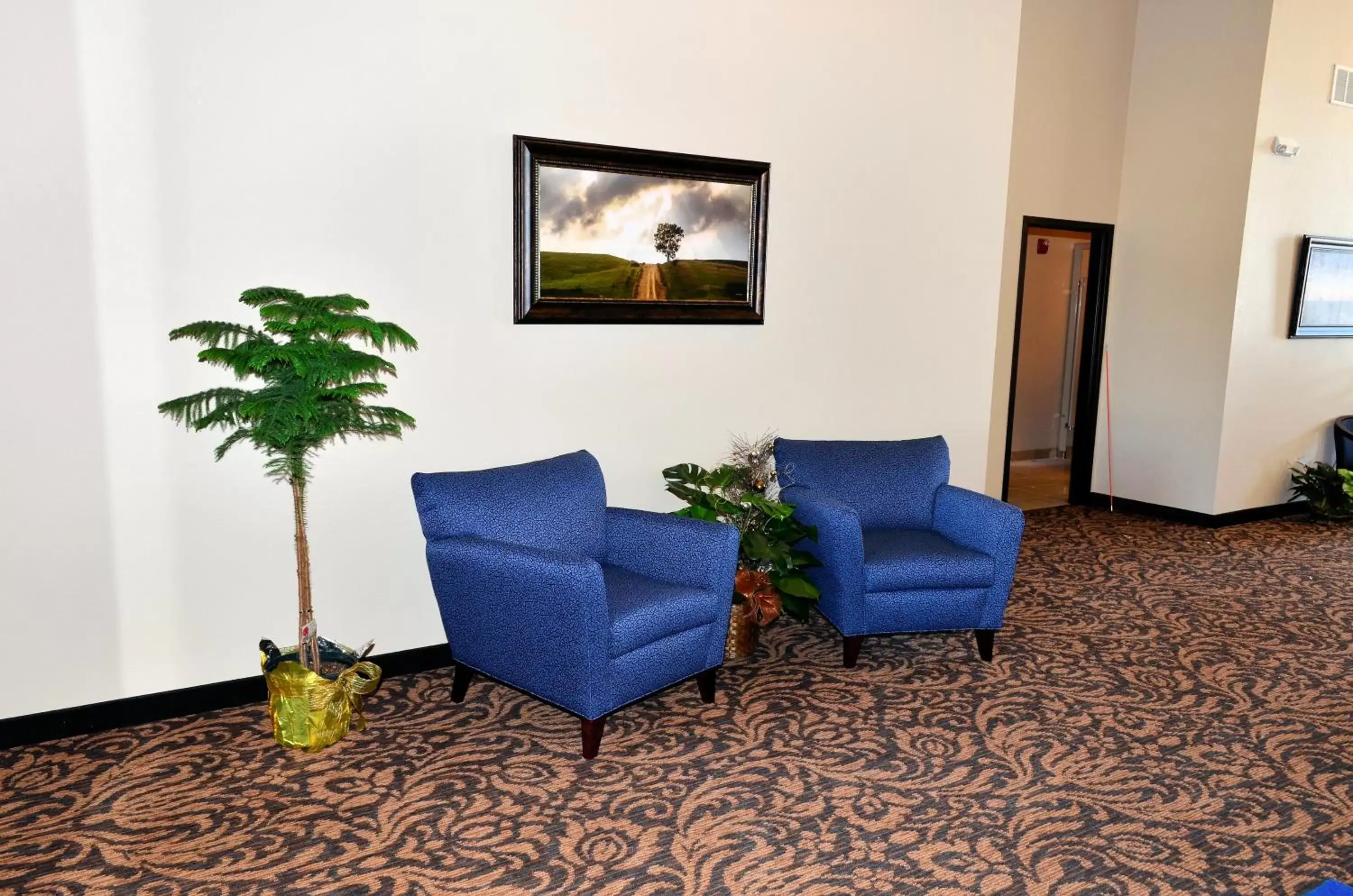 Lobby or reception, Seating Area in Cobblestone Inn & Suites - Holstein