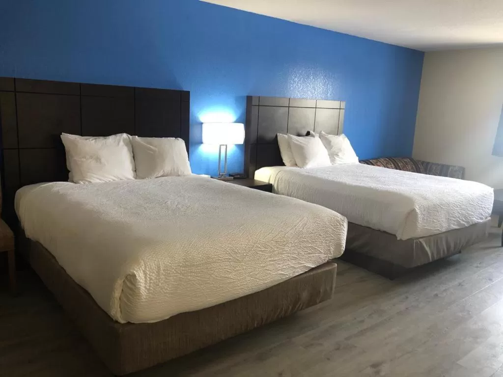 Family, Bed in wallaceburg inn