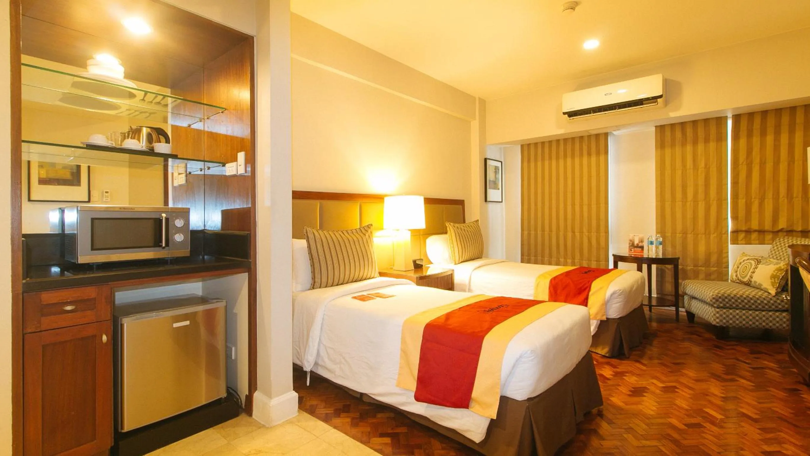 Bedroom in RedDoorz Premium at The Residences Olympia Makati