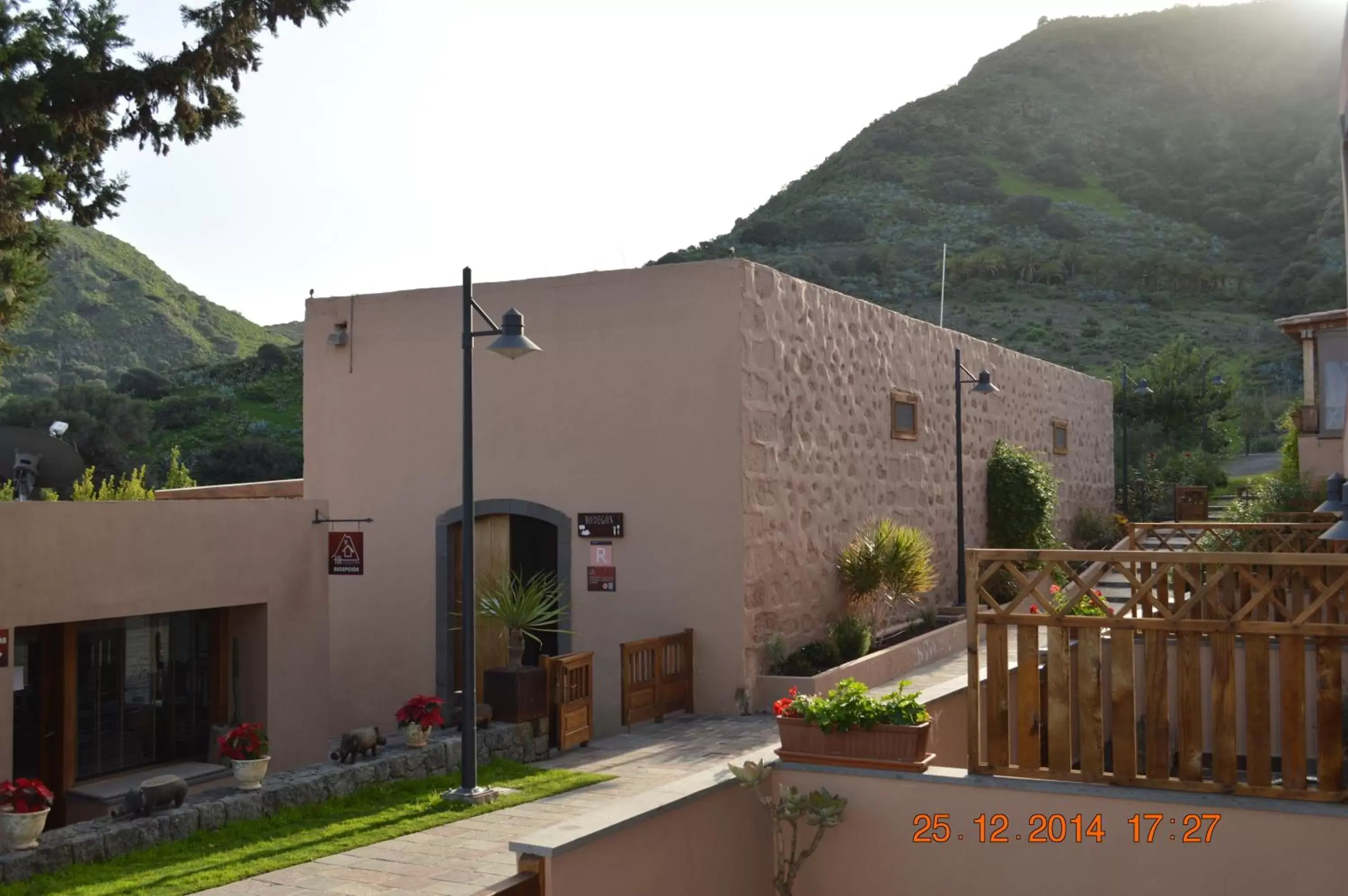 Restaurant/places to eat, Property Building in Hotel Rural El Mondalón