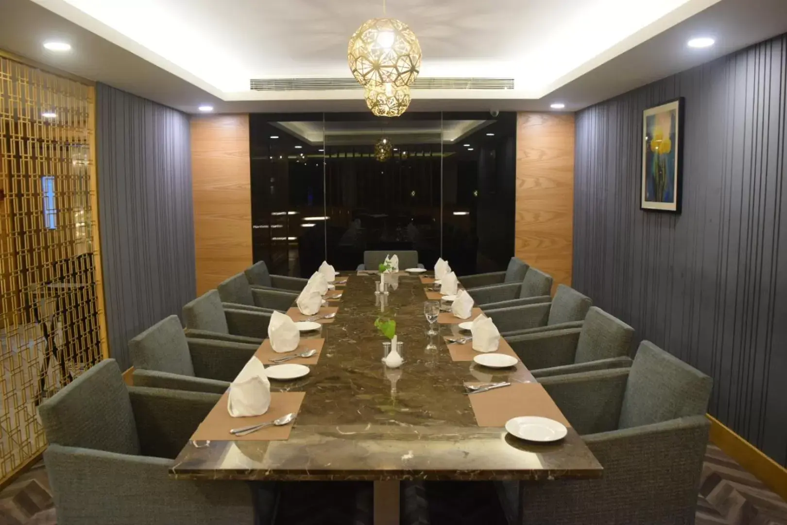 Meeting/conference room, Restaurant/Places to Eat in Country Inn & Suites By Radisson Jammu