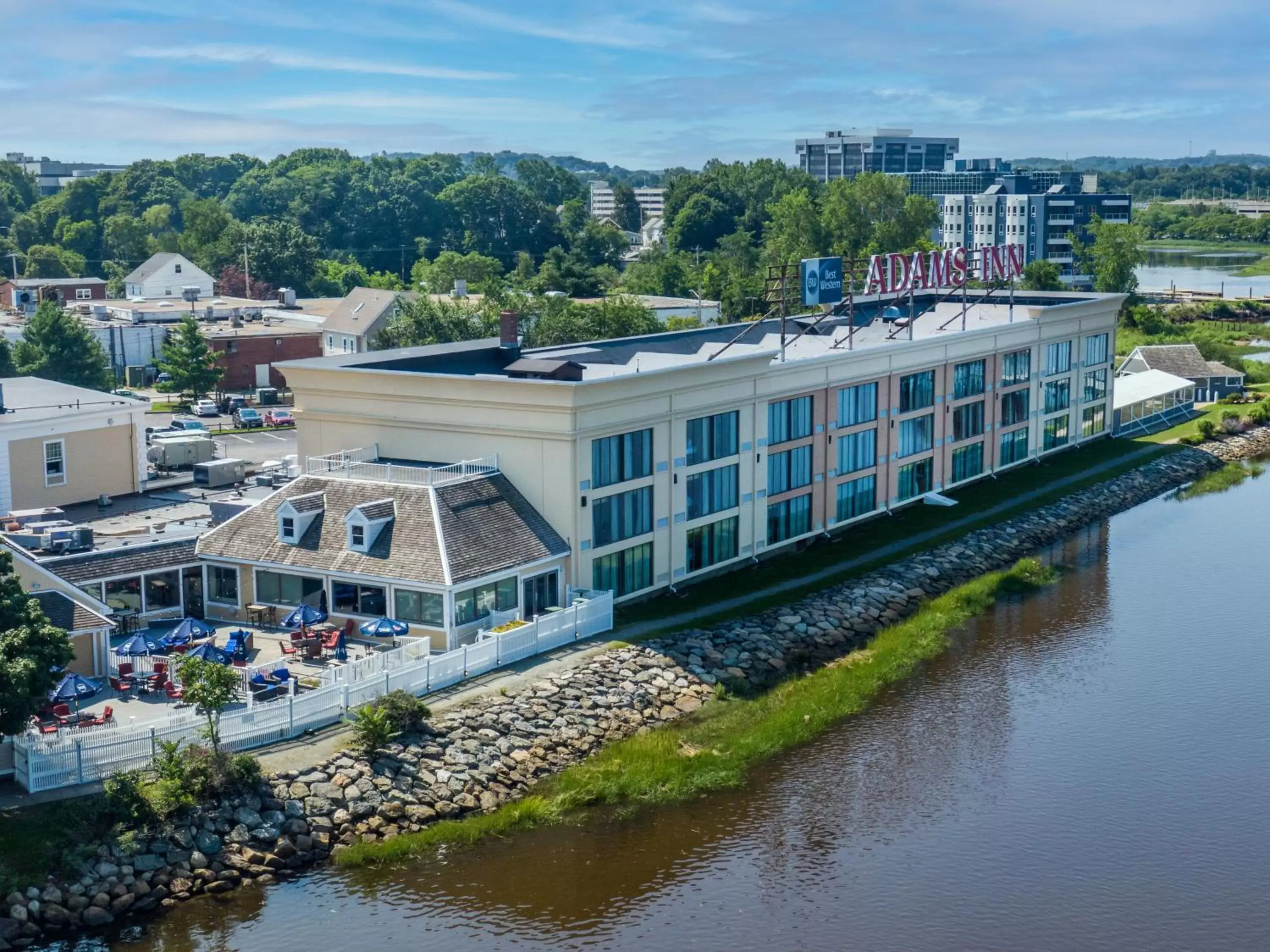 Property building, Bird's-eye View in Best Western Adams Inn Quincy-Boston