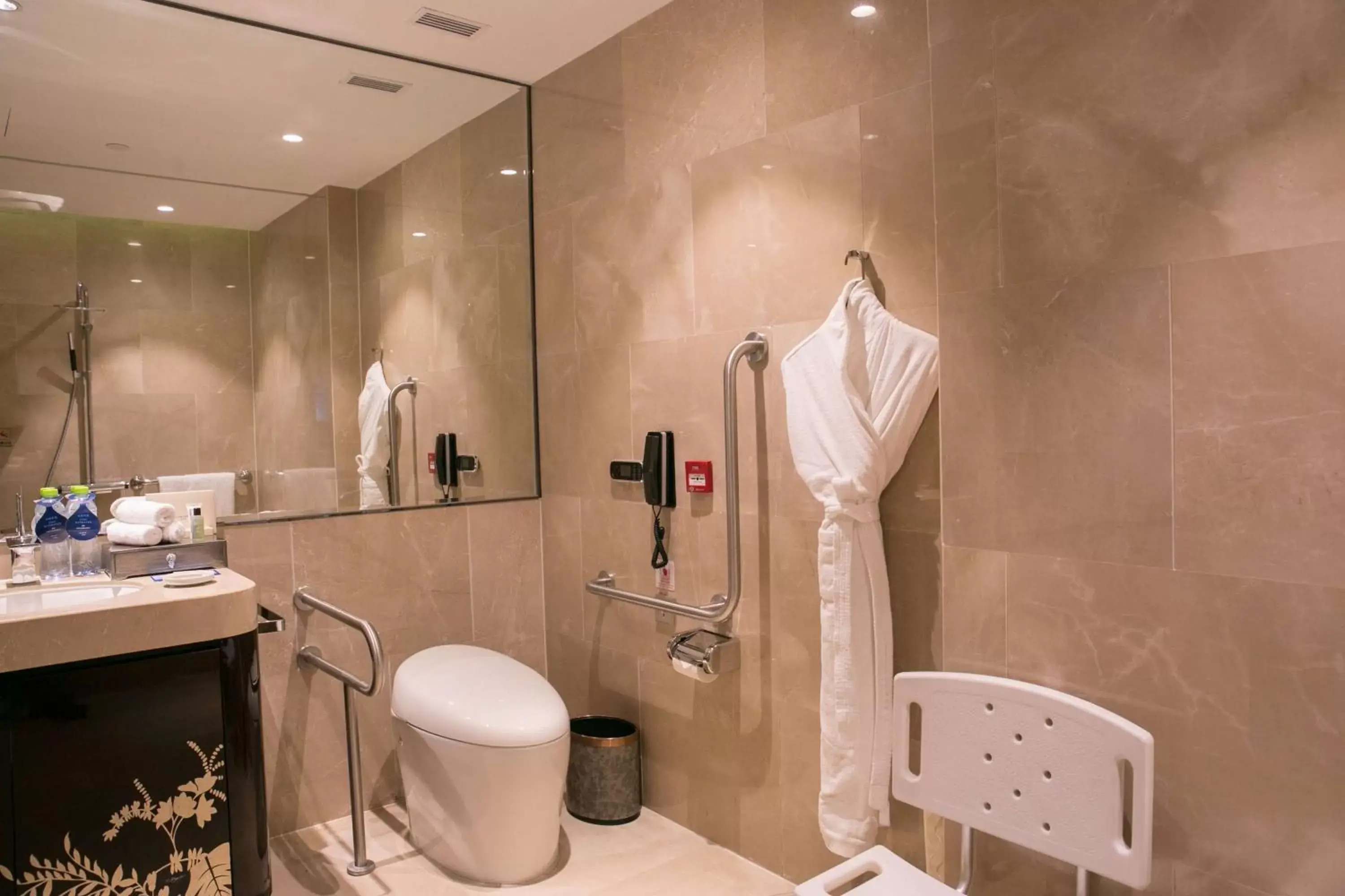 Bathroom in Hilton Haikou