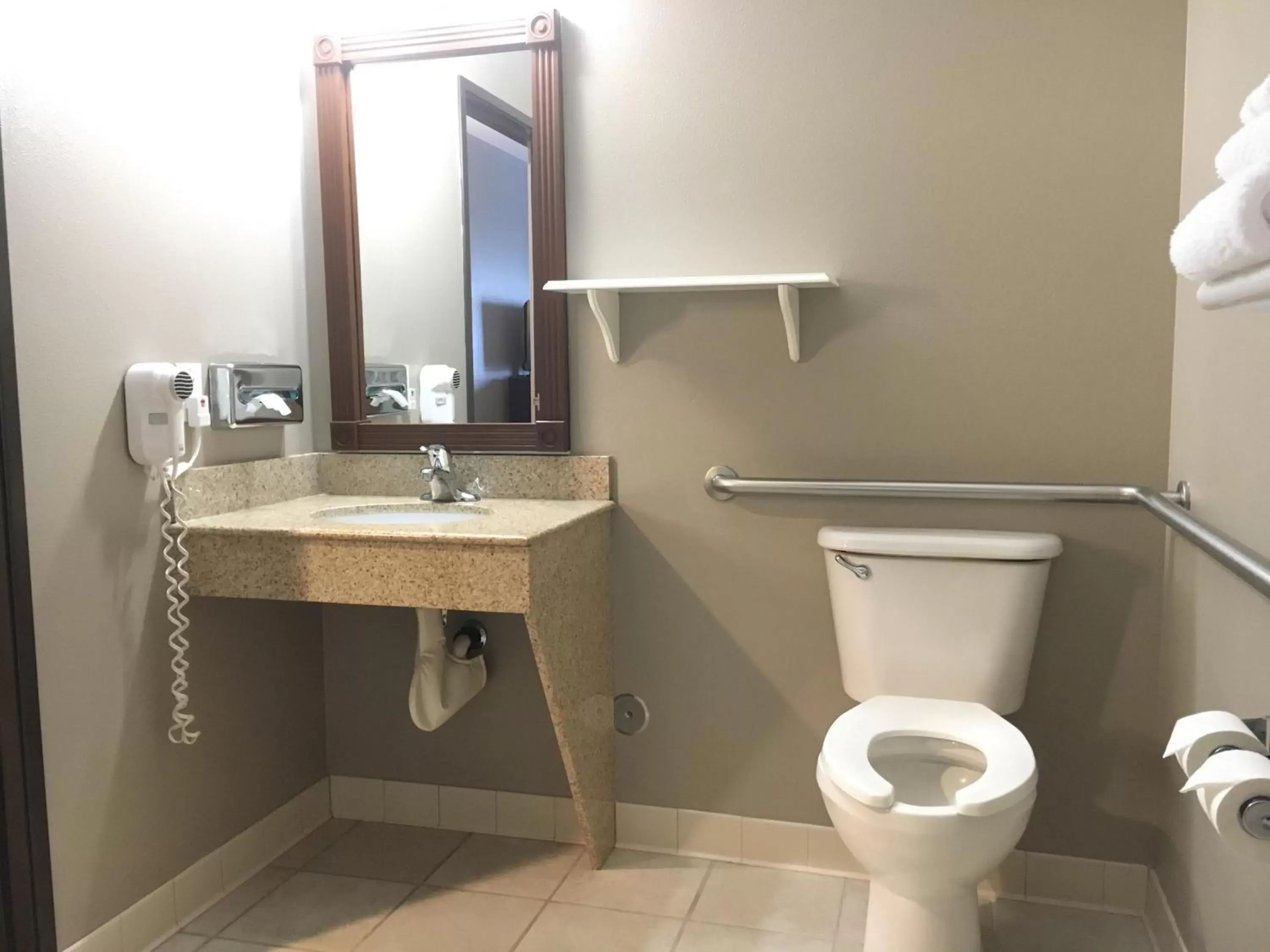 Toilet, Bathroom in Best Western Wheatland Inn