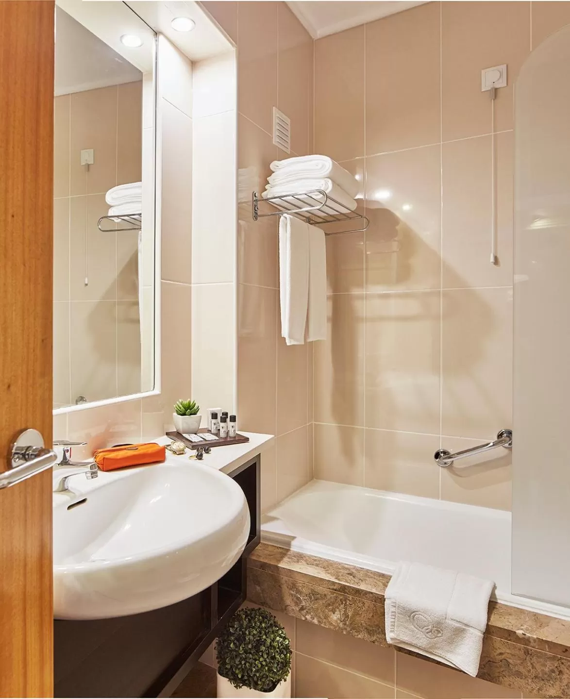 Bathroom in Hotel As Americas