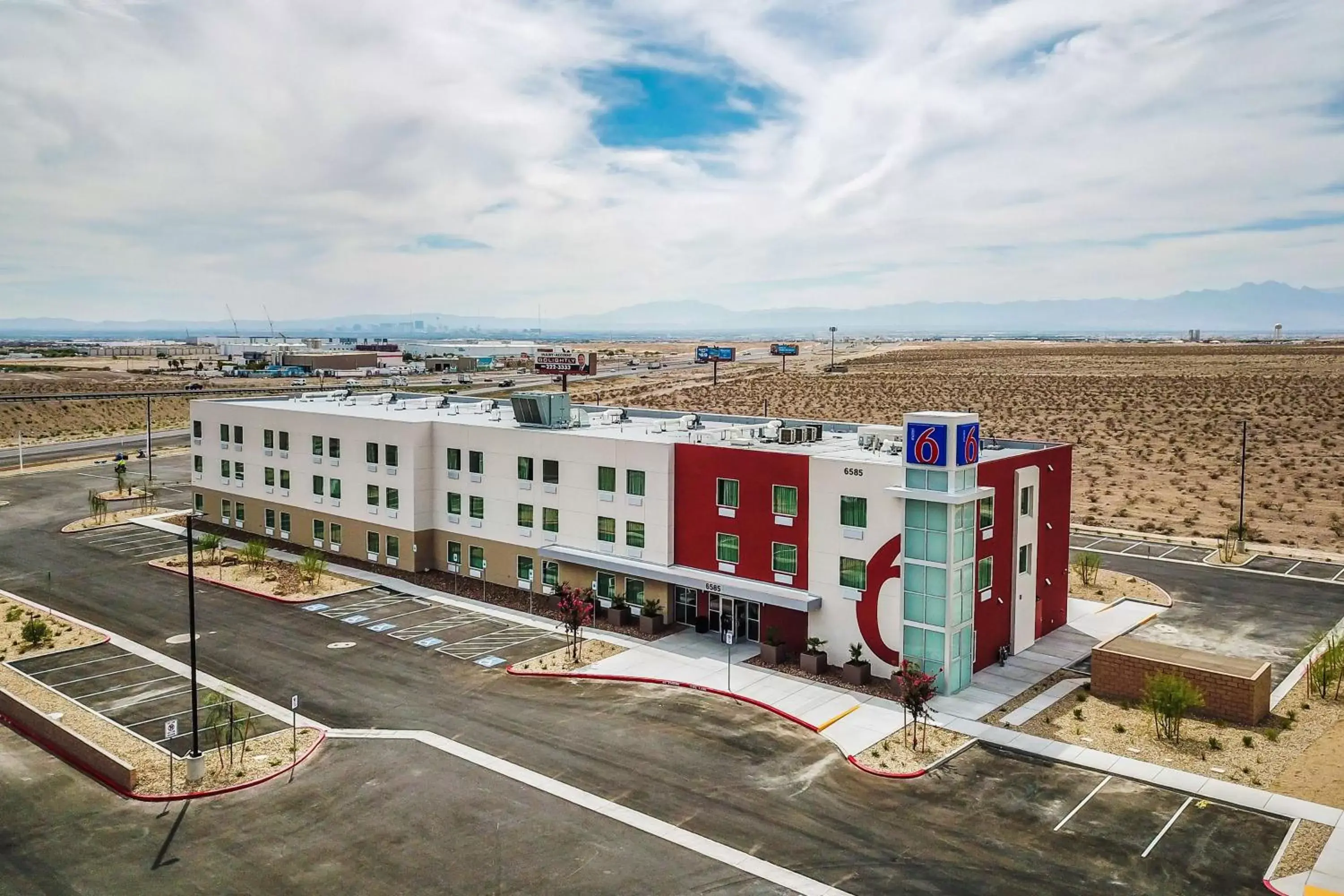Property building, Bird's-eye View in Motel 6-Las Vegas, NV - Motor Speedway