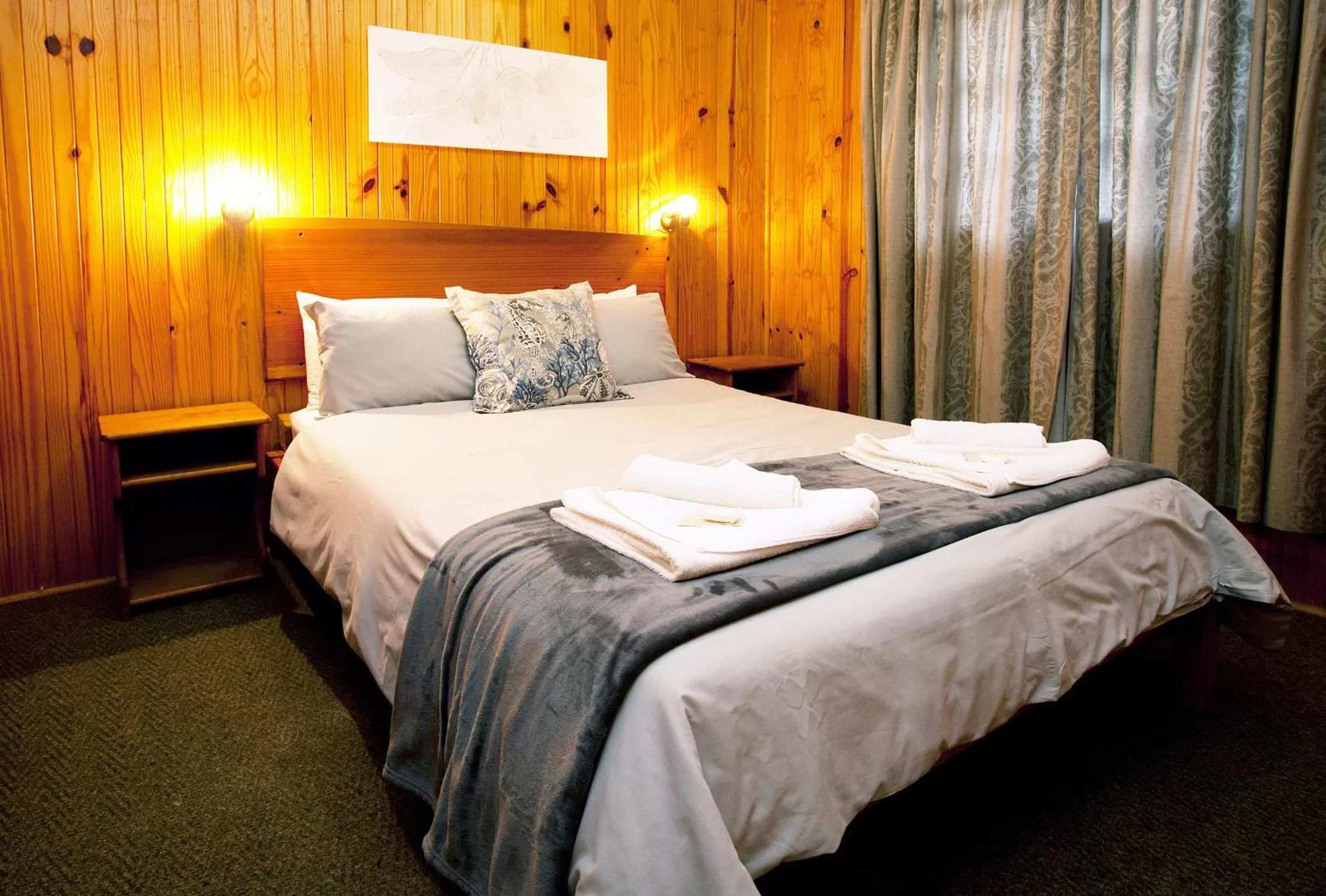 Photo of the whole room, Bed in The Spotted Grunter Resort