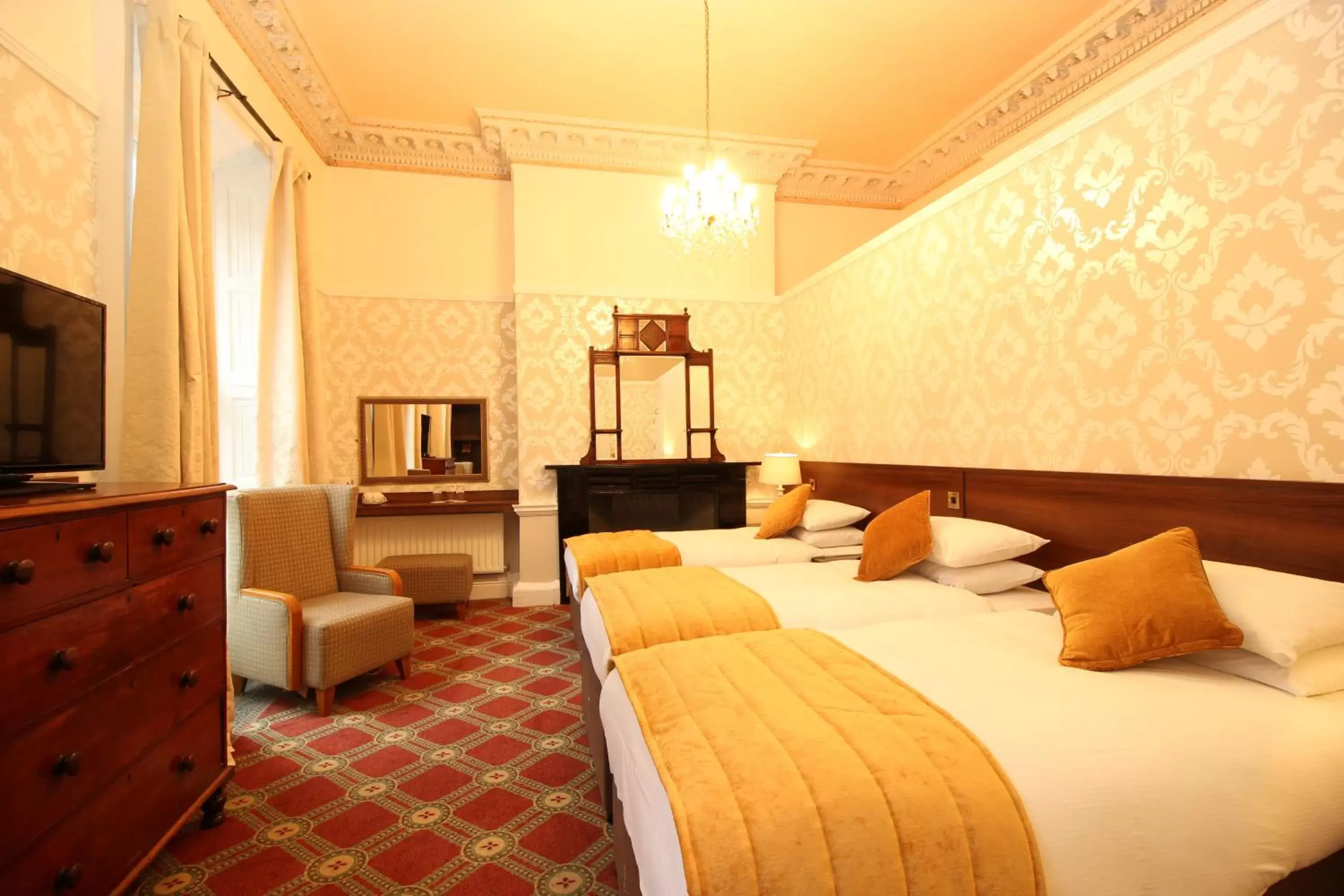 Bedroom, Bed in The Castle Hotel