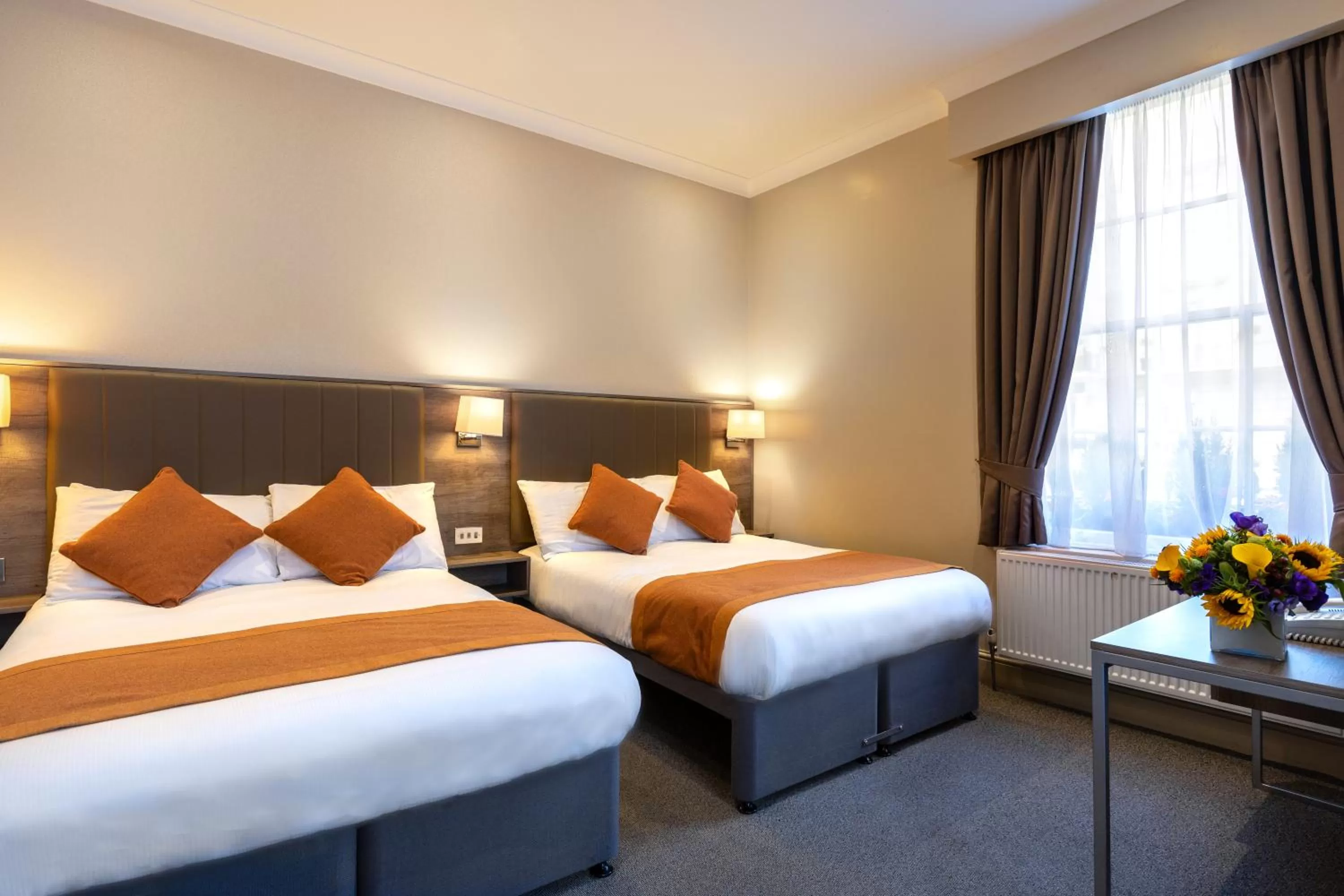 Bedroom, Bed in Sidney Hotel London-Victoria
