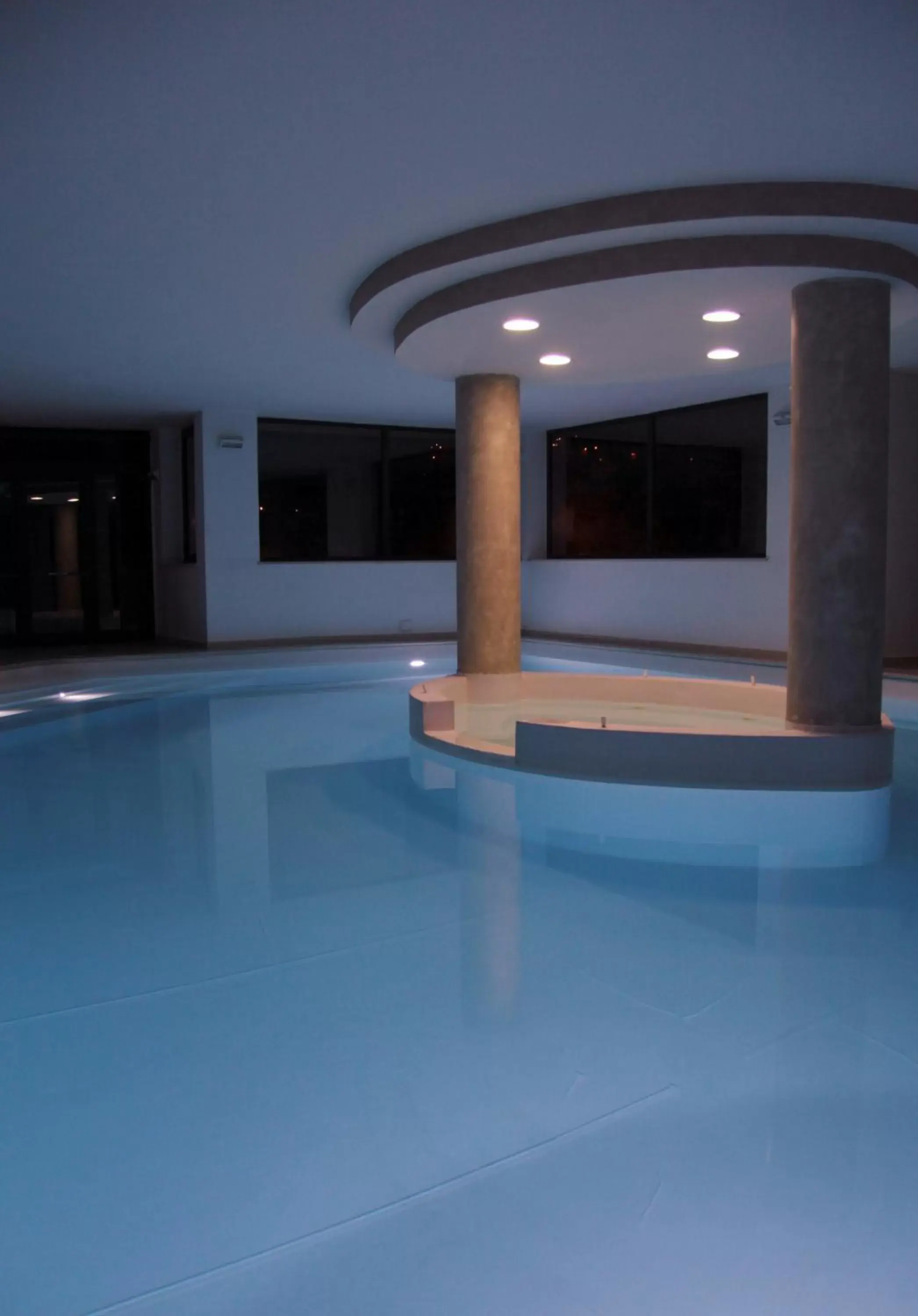 Hot Tub, Swimming Pool in Albergo Ristorante San Biagio