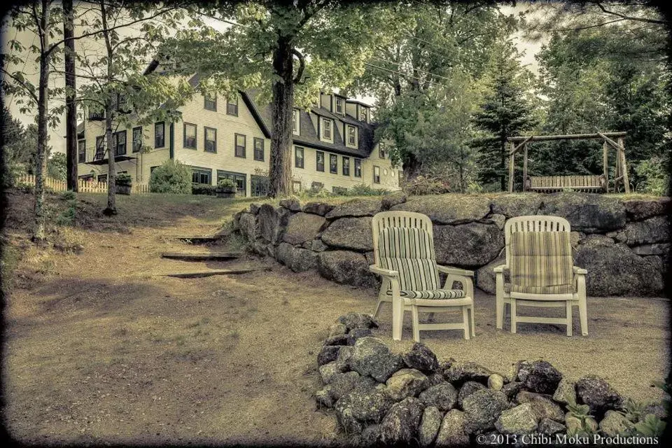 Facade/entrance in Follansbee Inn