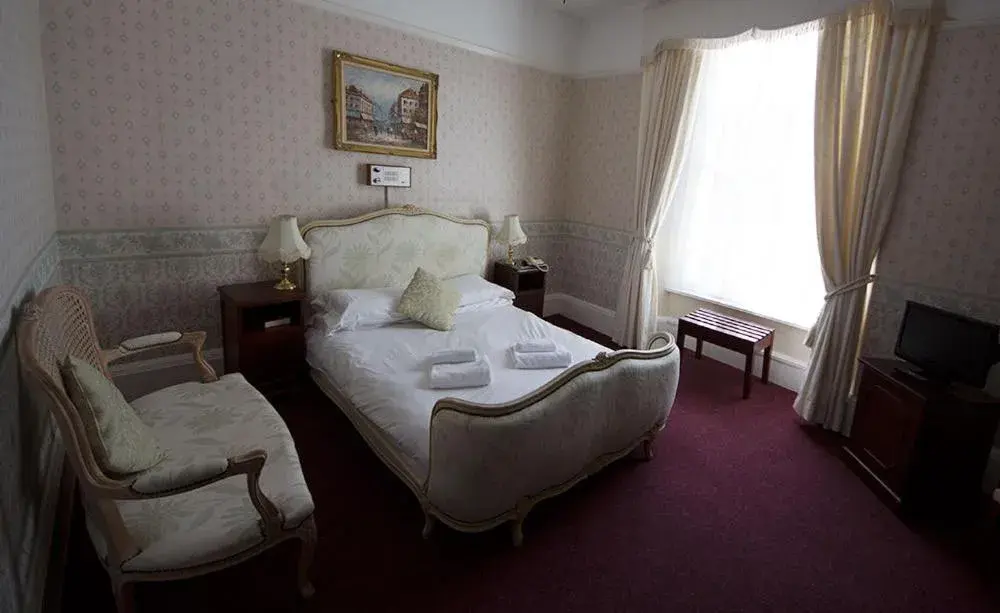 Photo of the whole room, Bed in Union Hotel