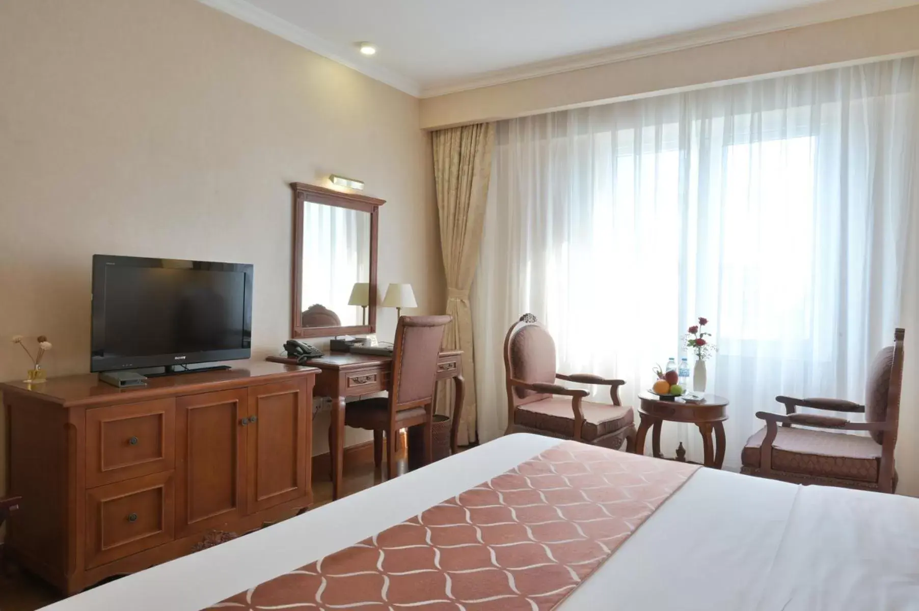 Bedroom, Bed in Hotel Grand Saigon