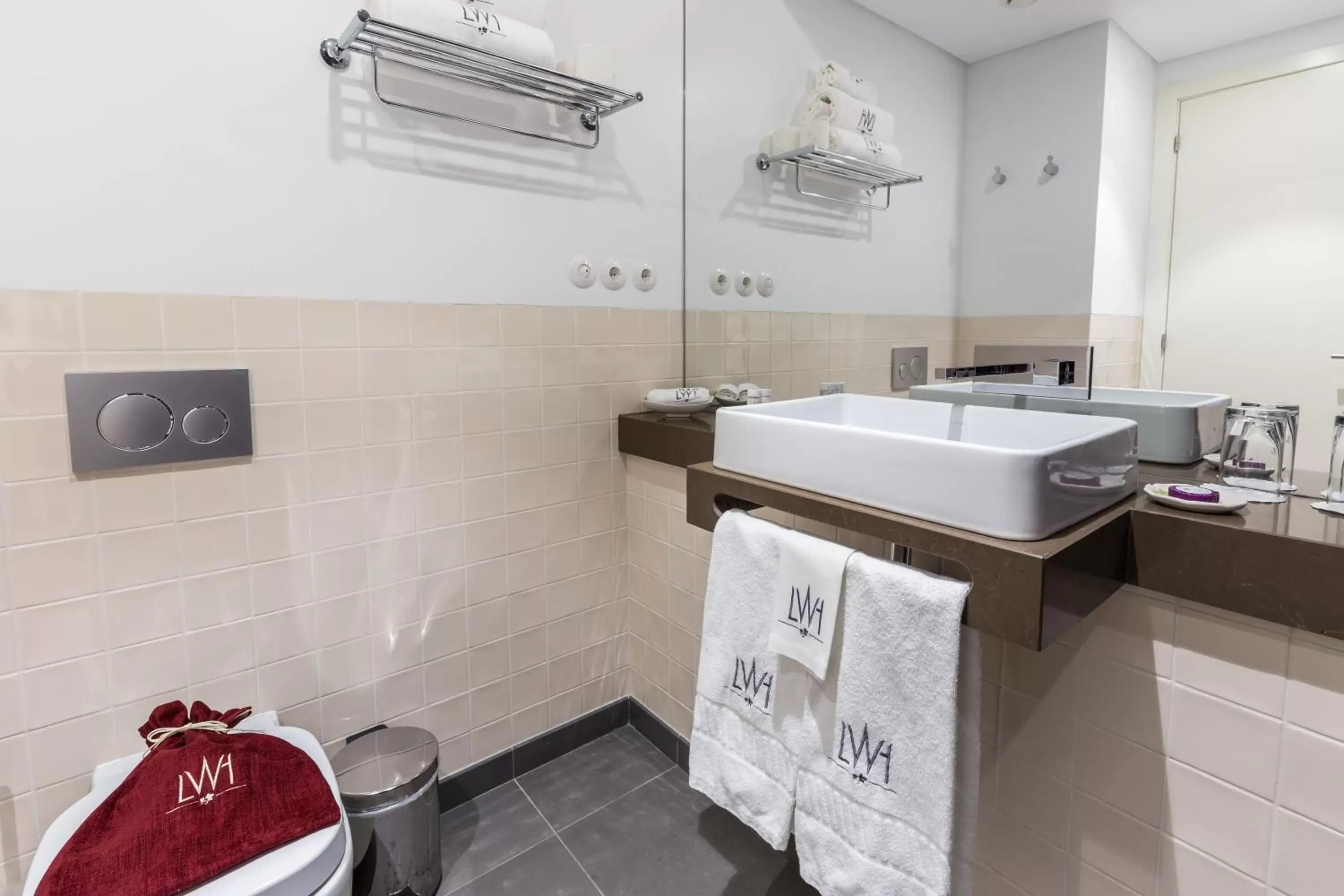 Shower, Bathroom in Lisbon Wine Hotel