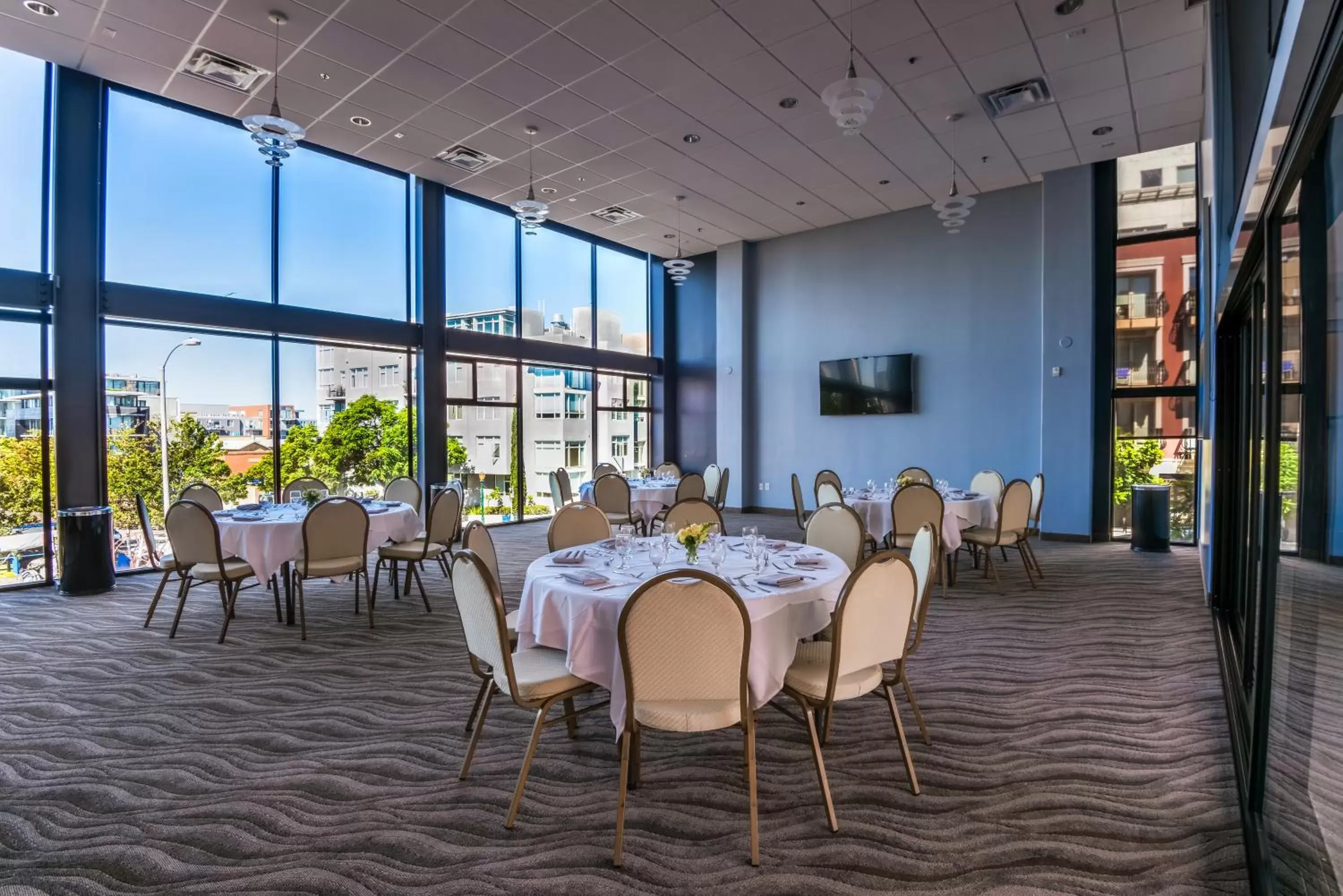 Business facilities, Restaurant/Places to Eat in Porto Vista Hotel In Little Italy