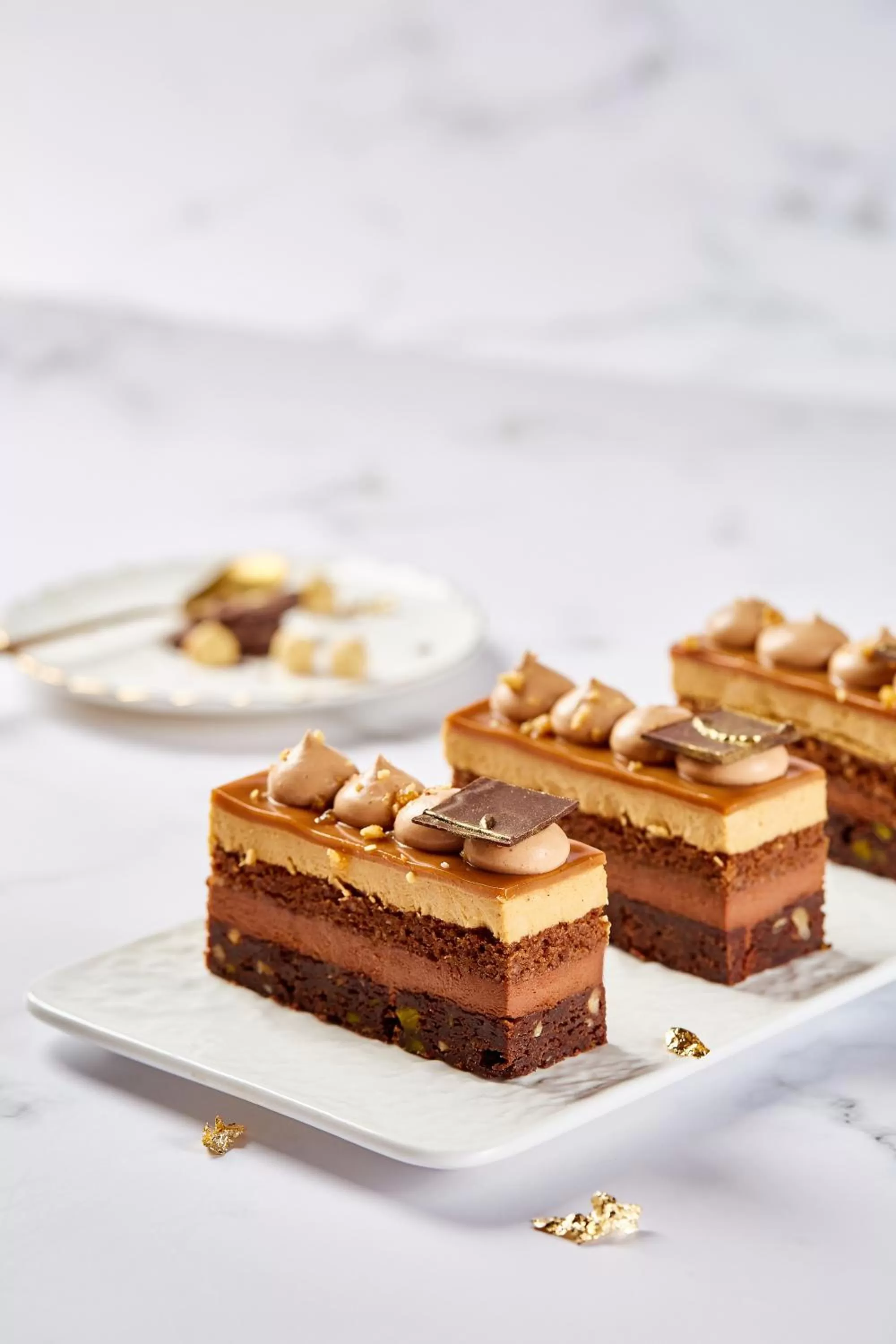 Food in Raffles Shenzhen, Situated in the heart of One Shenzhen Bay, Book Now to Enjoy Free Minibar and Happy Hour Privileges at Long Bar on 71F