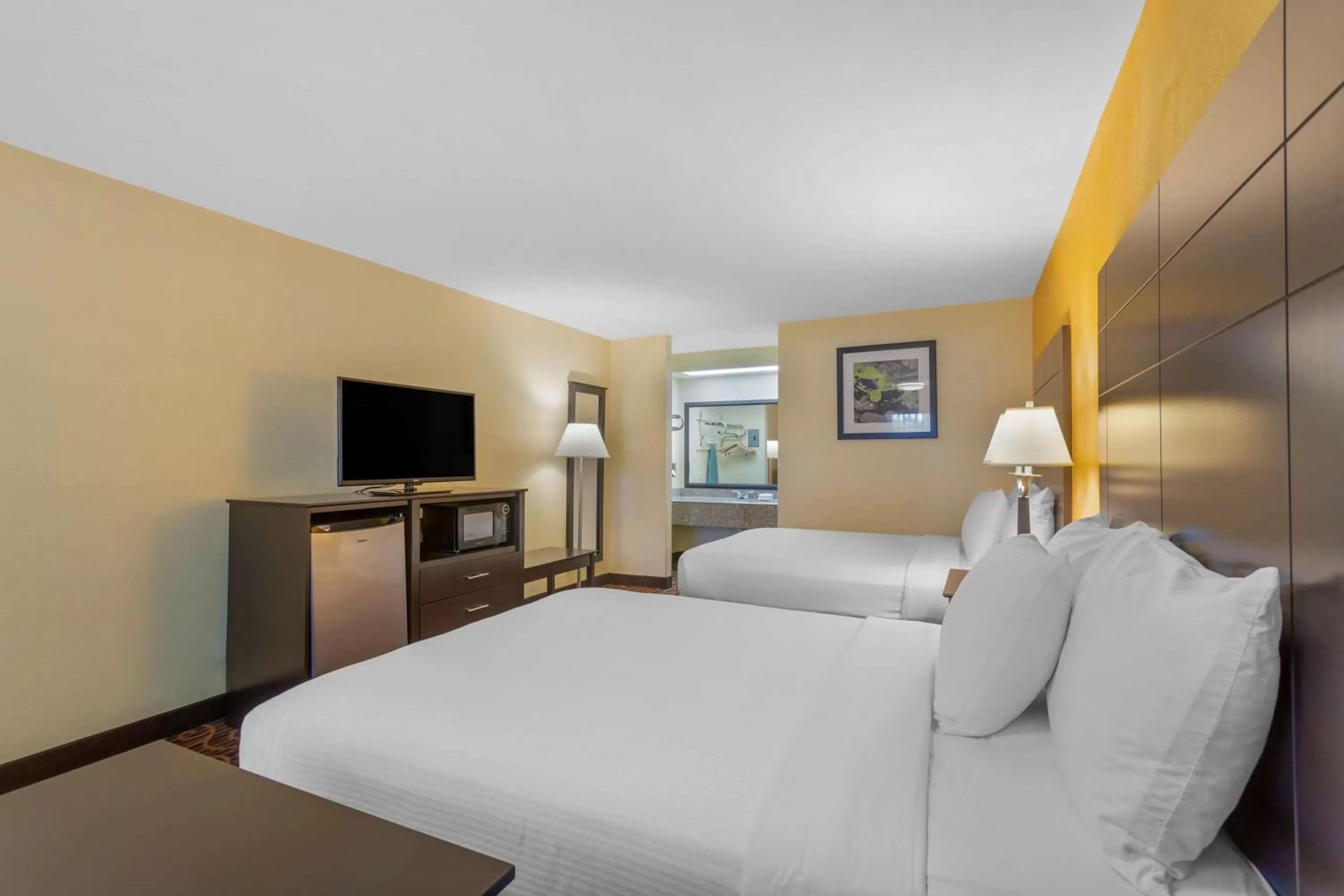 Bedroom, Bed in Best Western Benton Inn