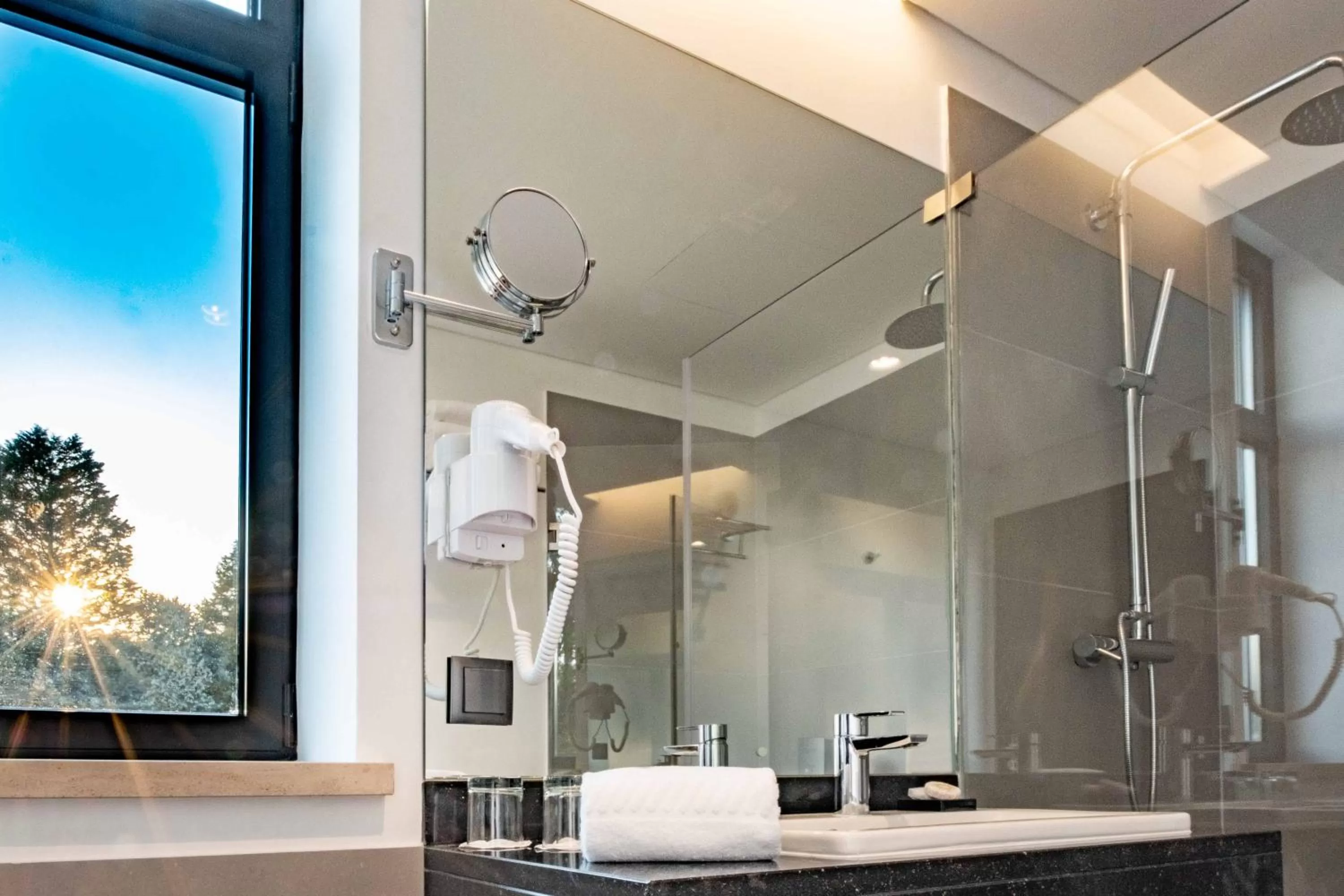 Shower in SDivine Fatima Hotel, Congress & Spirituality