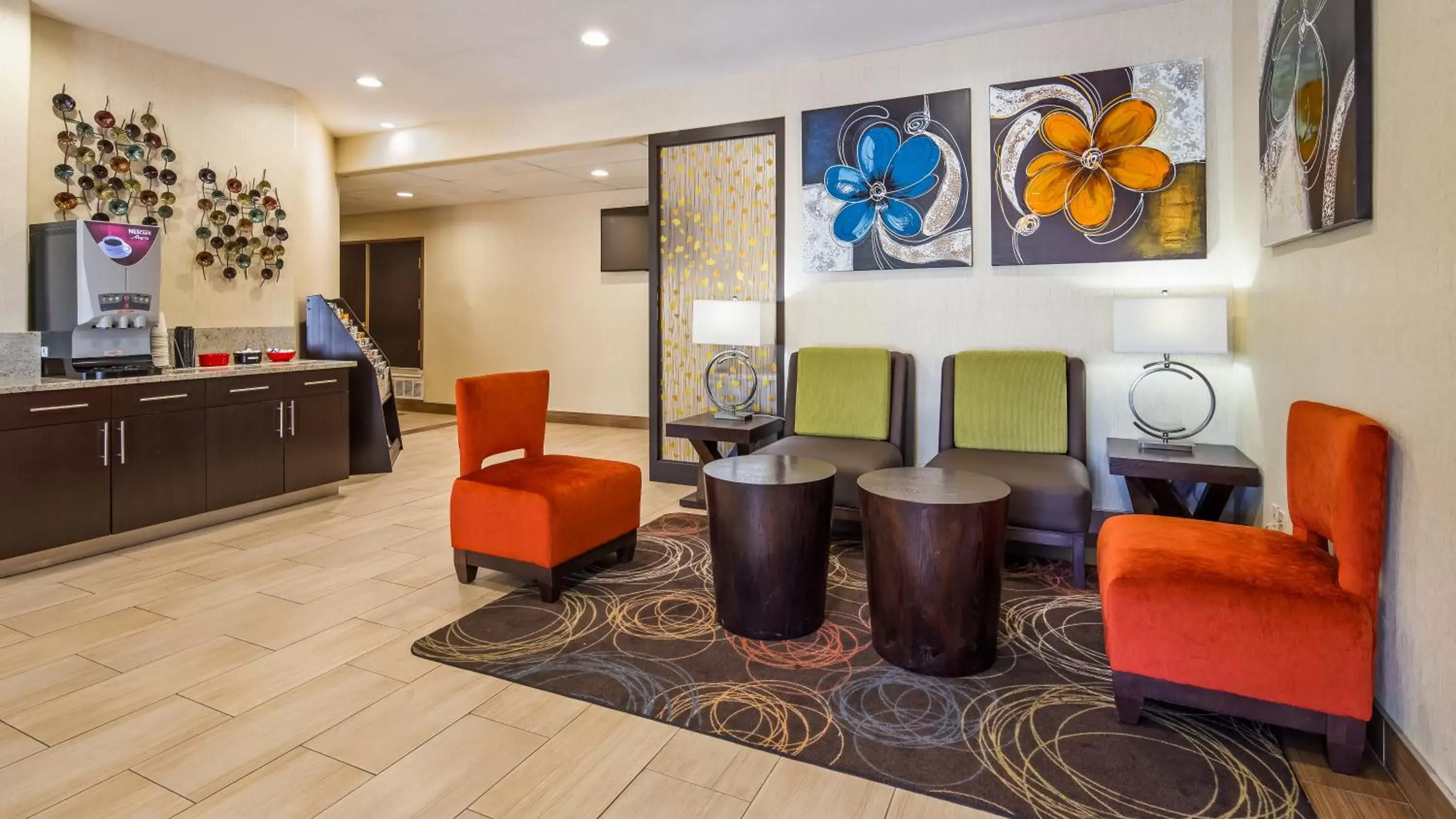 Seating area, Lobby/Reception in Best Western Plus Lake Worth