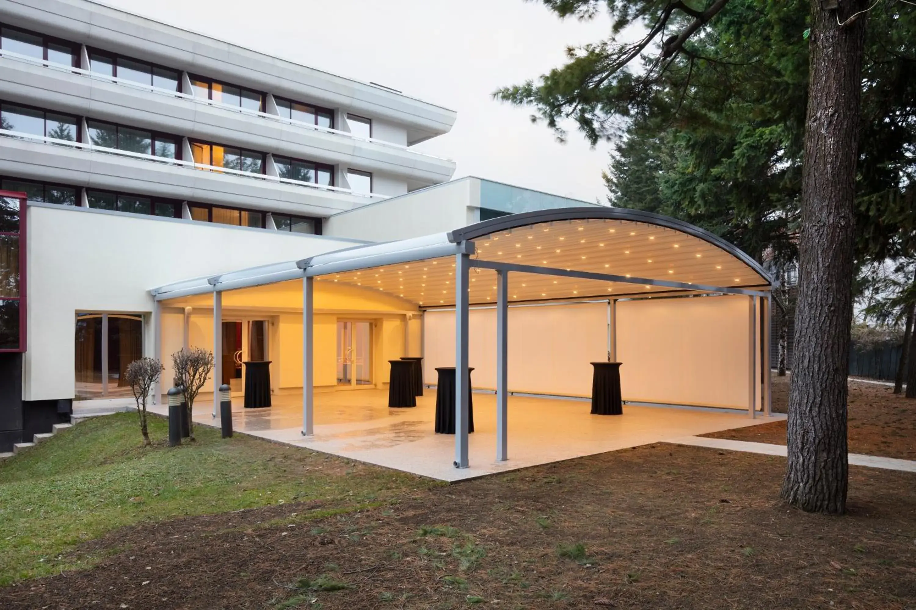 Patio, Property Building in Crowne Plaza Bucharest, an IHG Hotel