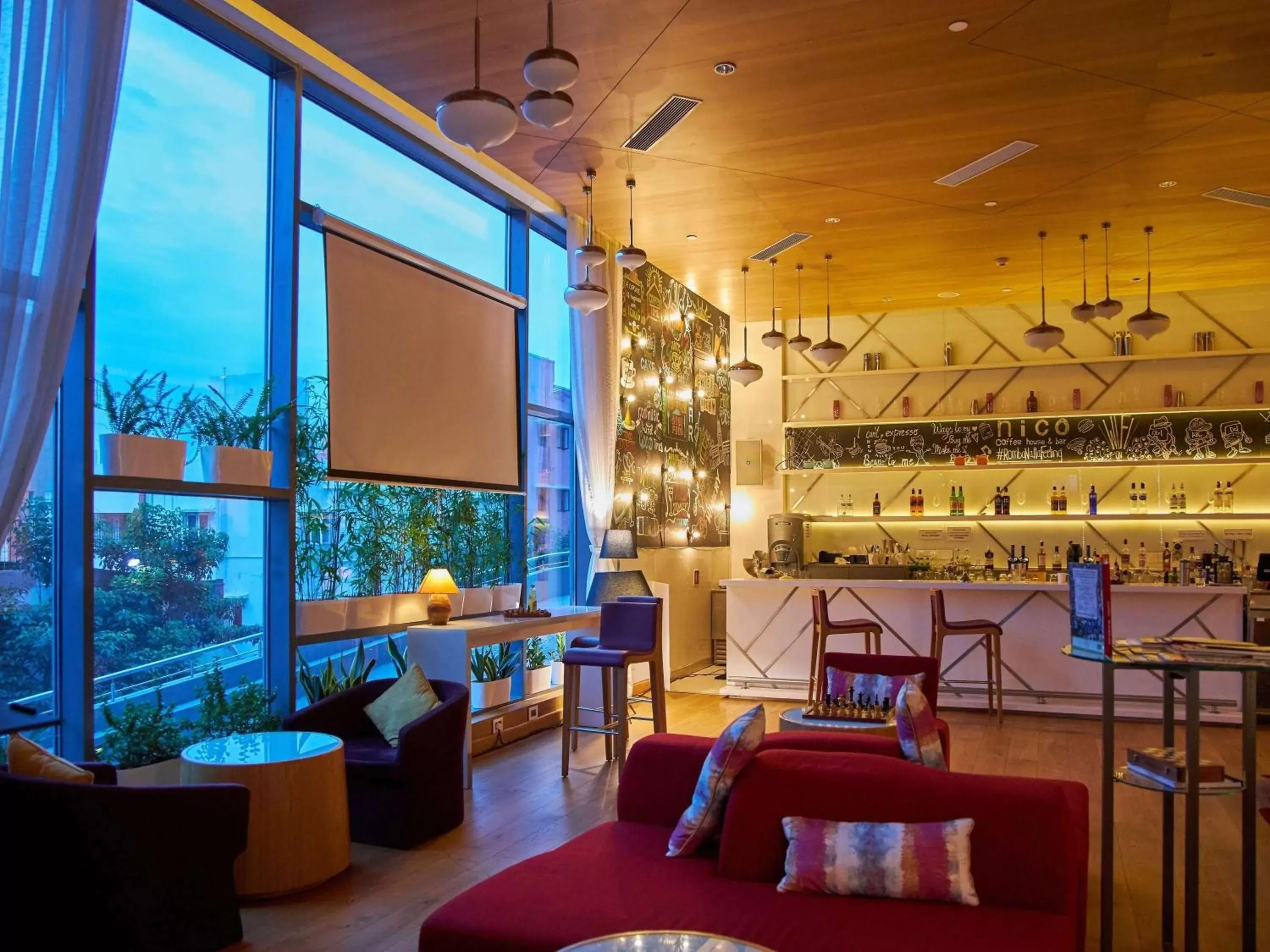 Lounge or bar in Novotel Chennai OMR