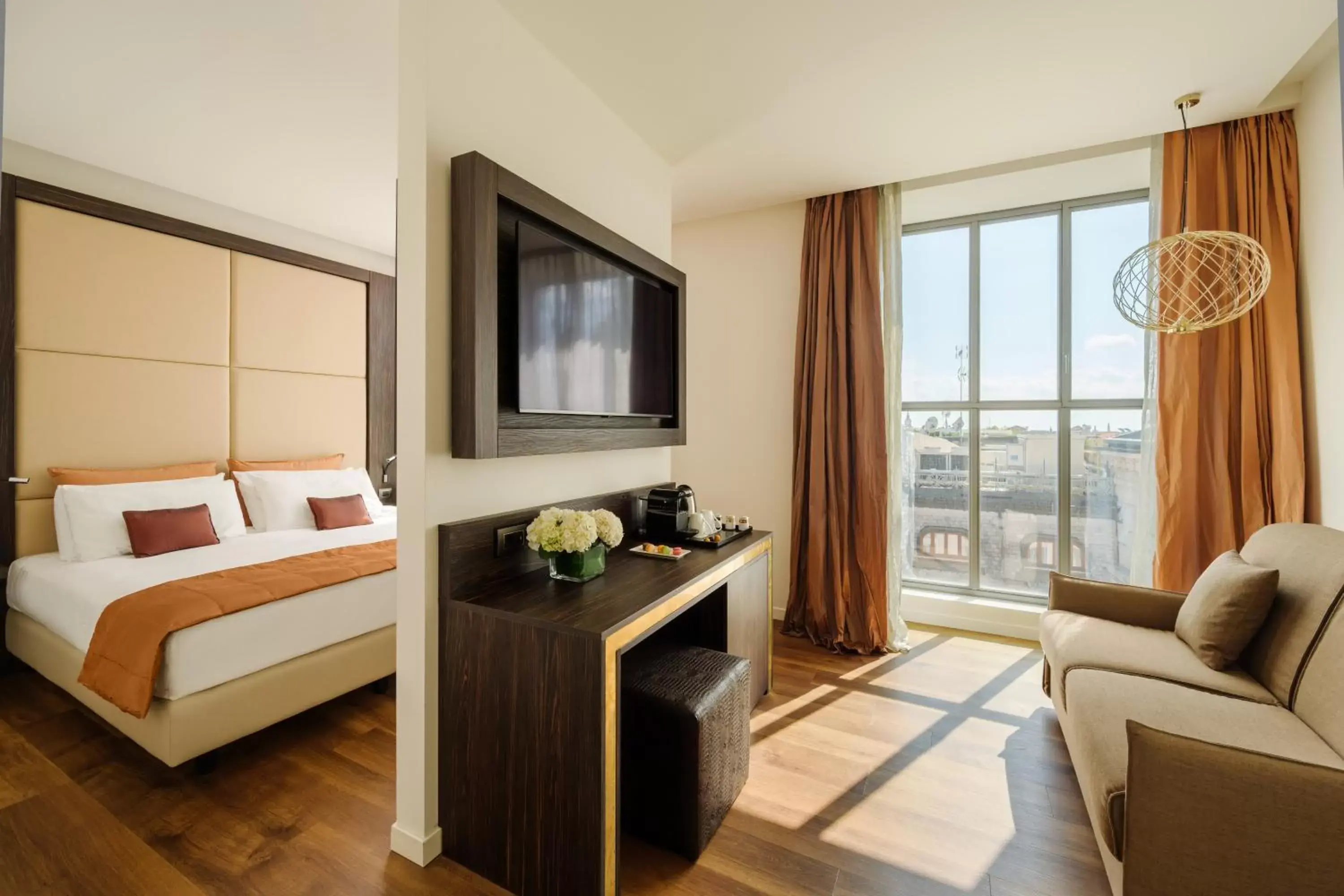 Bed, Seating Area in Hotel Dei Cavalieri Milano Duomo