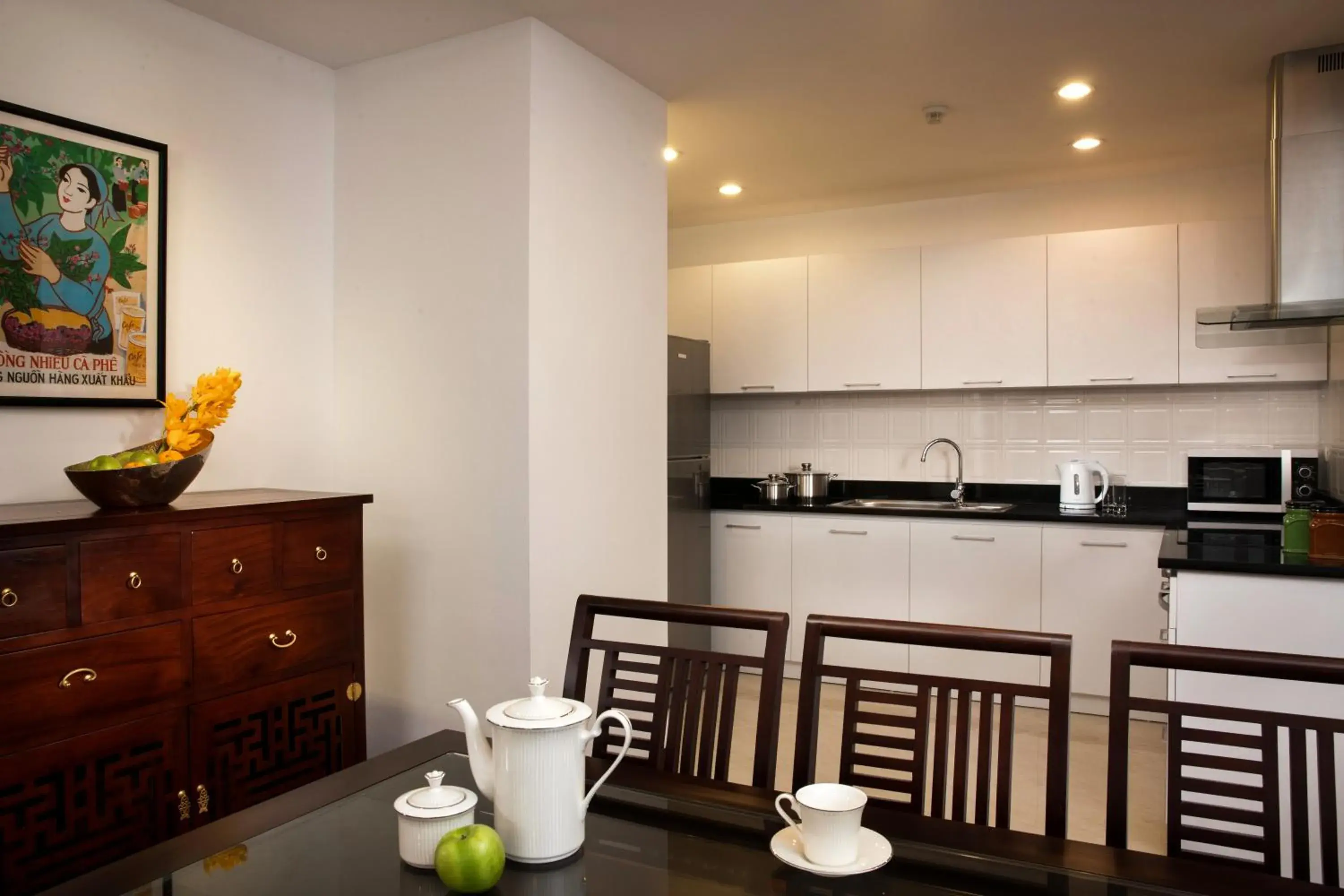 Kitchen or kitchenette, Kitchen/Kitchenette in Elegant Suites Westlake