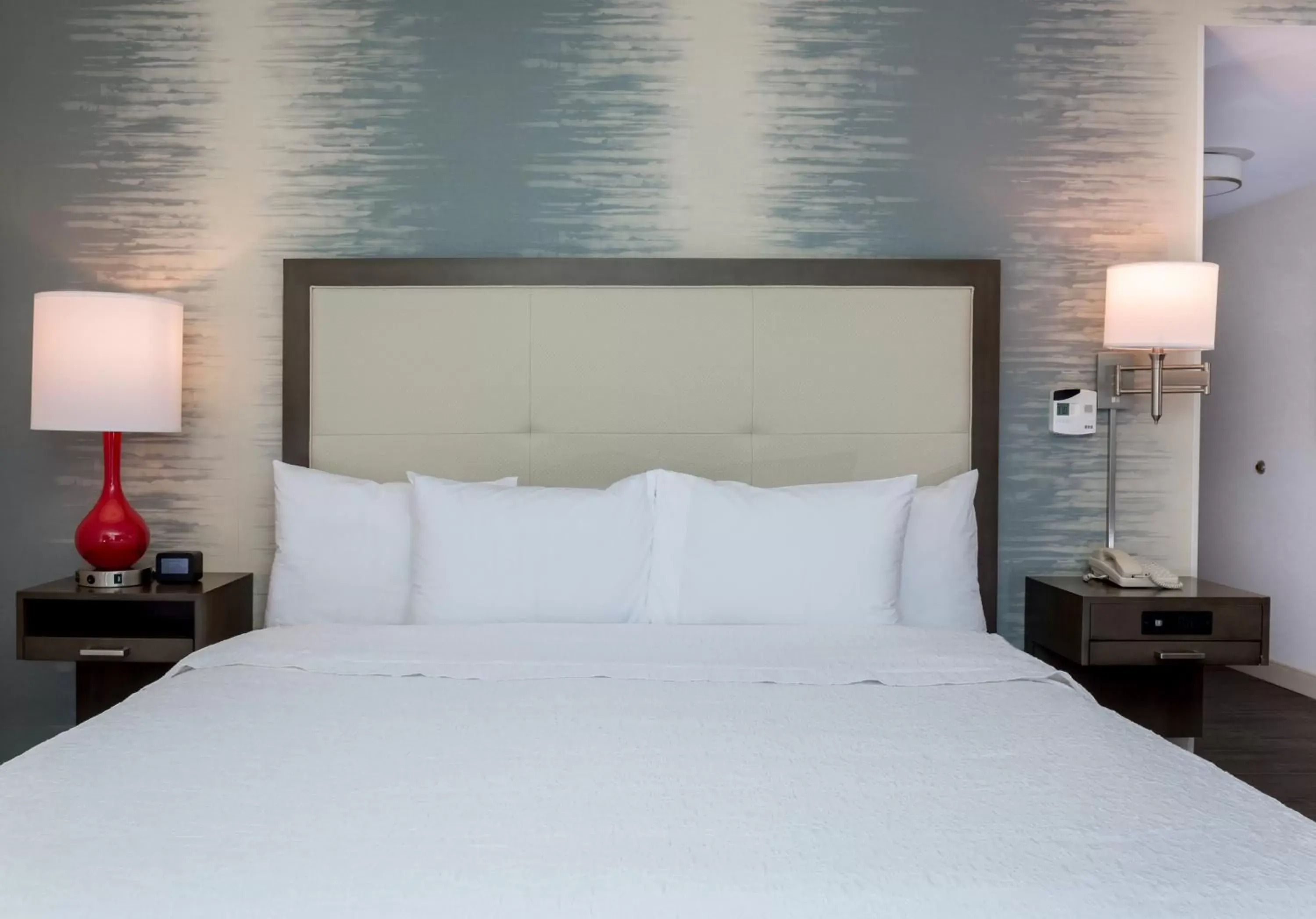 Bedroom, Bed in Hampton Inn & Suites San Diego-Poway