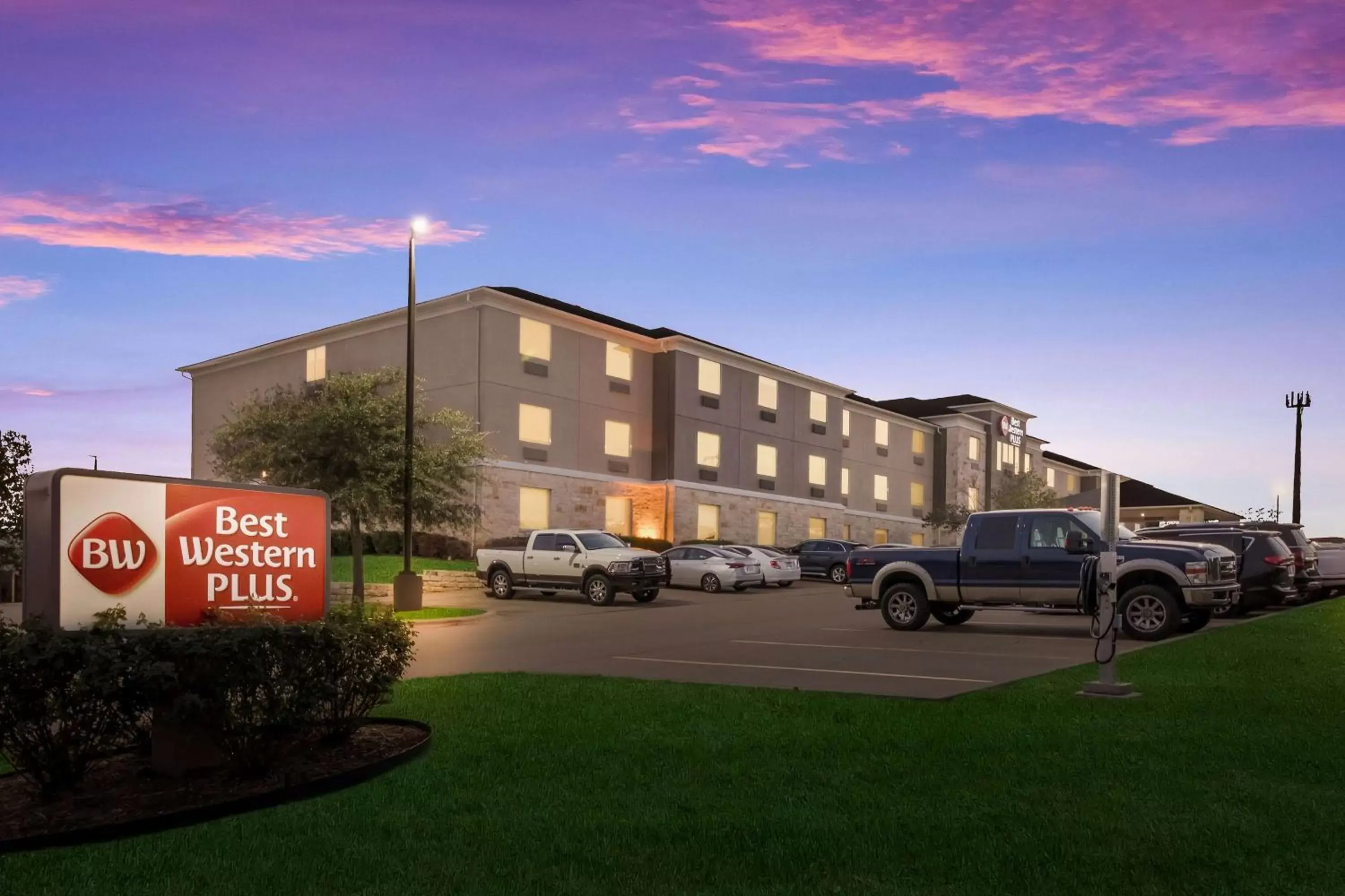 Property Building in Best Western Plus Killeen/Fort Hood Hotel & Suites