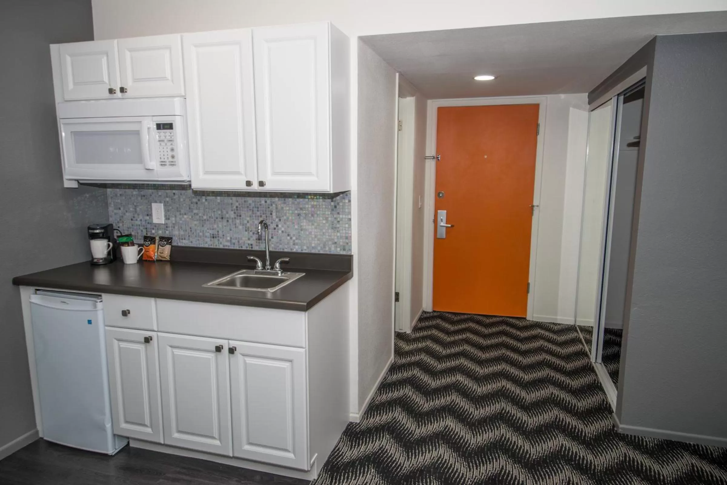 Kitchen or kitchenette in Siegel Select LV Strip-Convention Center