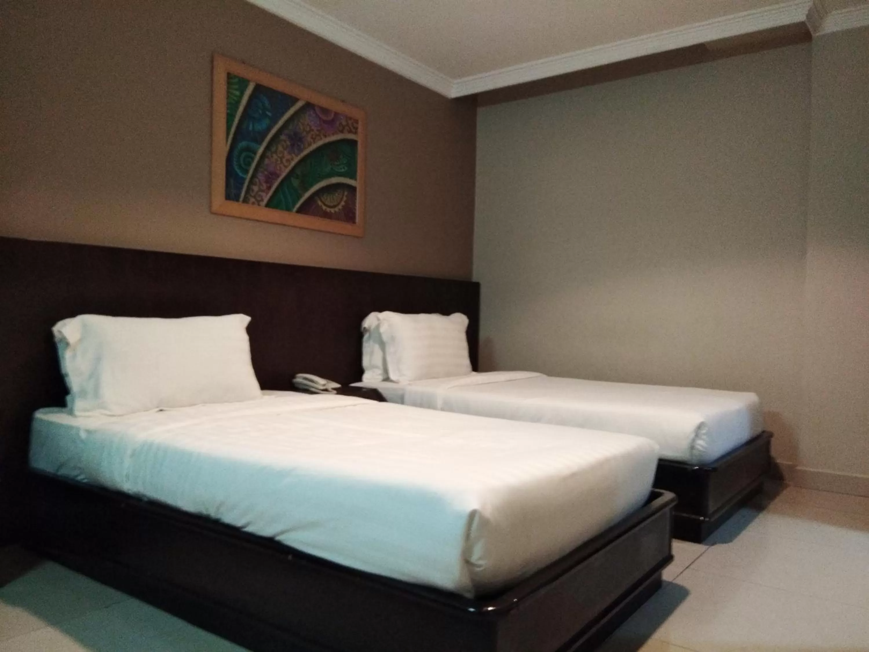 Bedroom, Bed in Kinabalu Daya Hotel