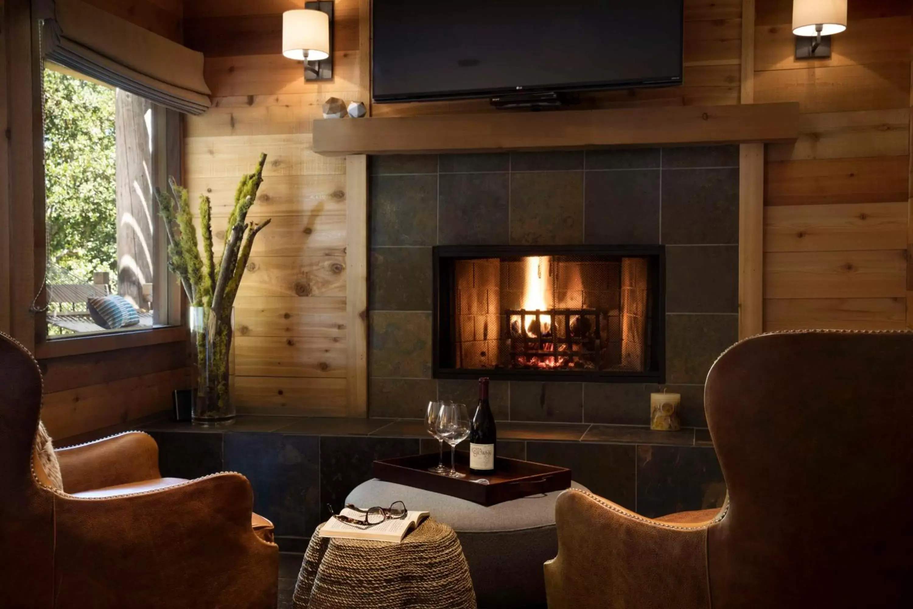 Photo of the whole room, Seating Area in Alila Ventana Big Sur Adult Only