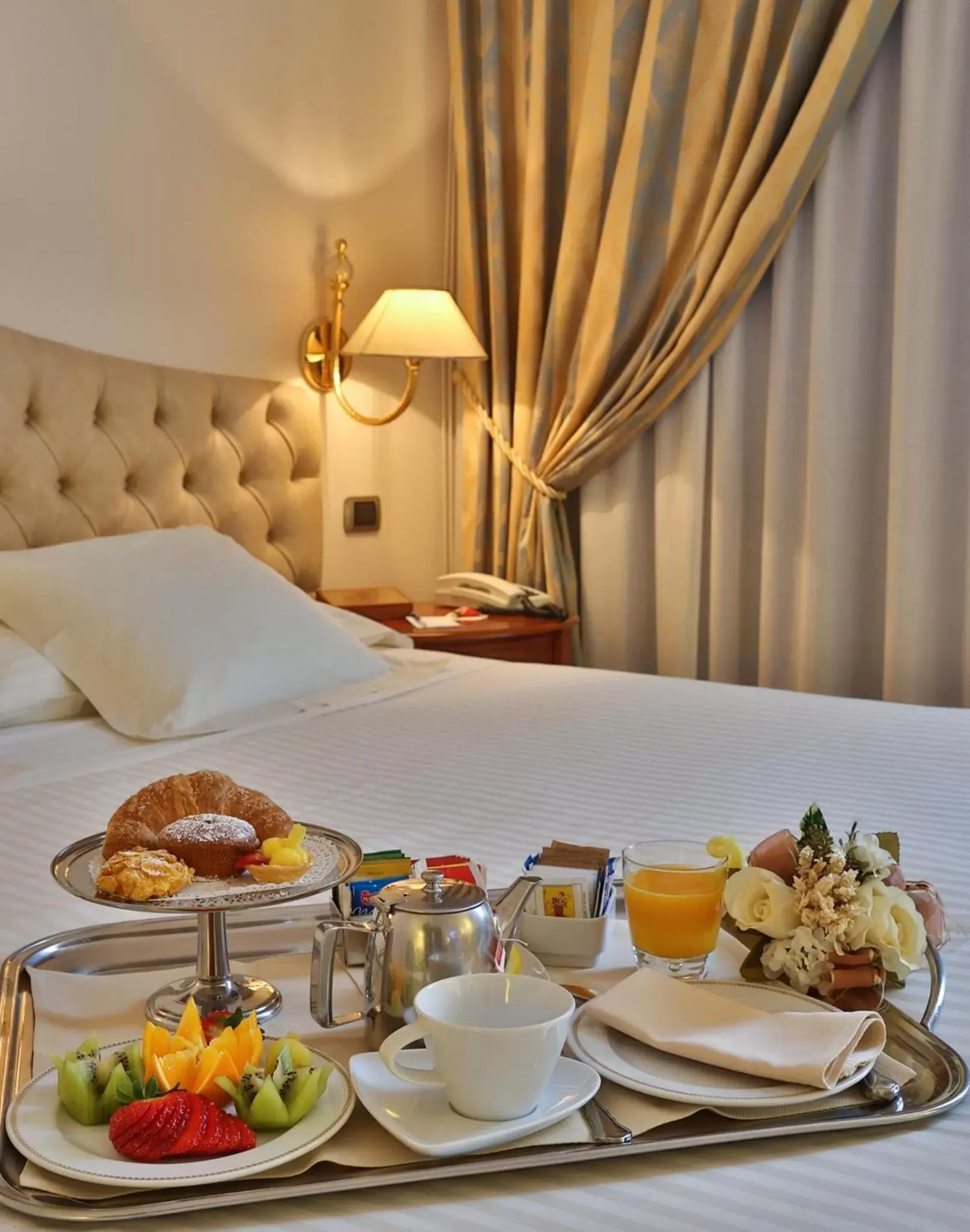 Restaurant/places to eat, Breakfast in Best Western Hotel Globus City