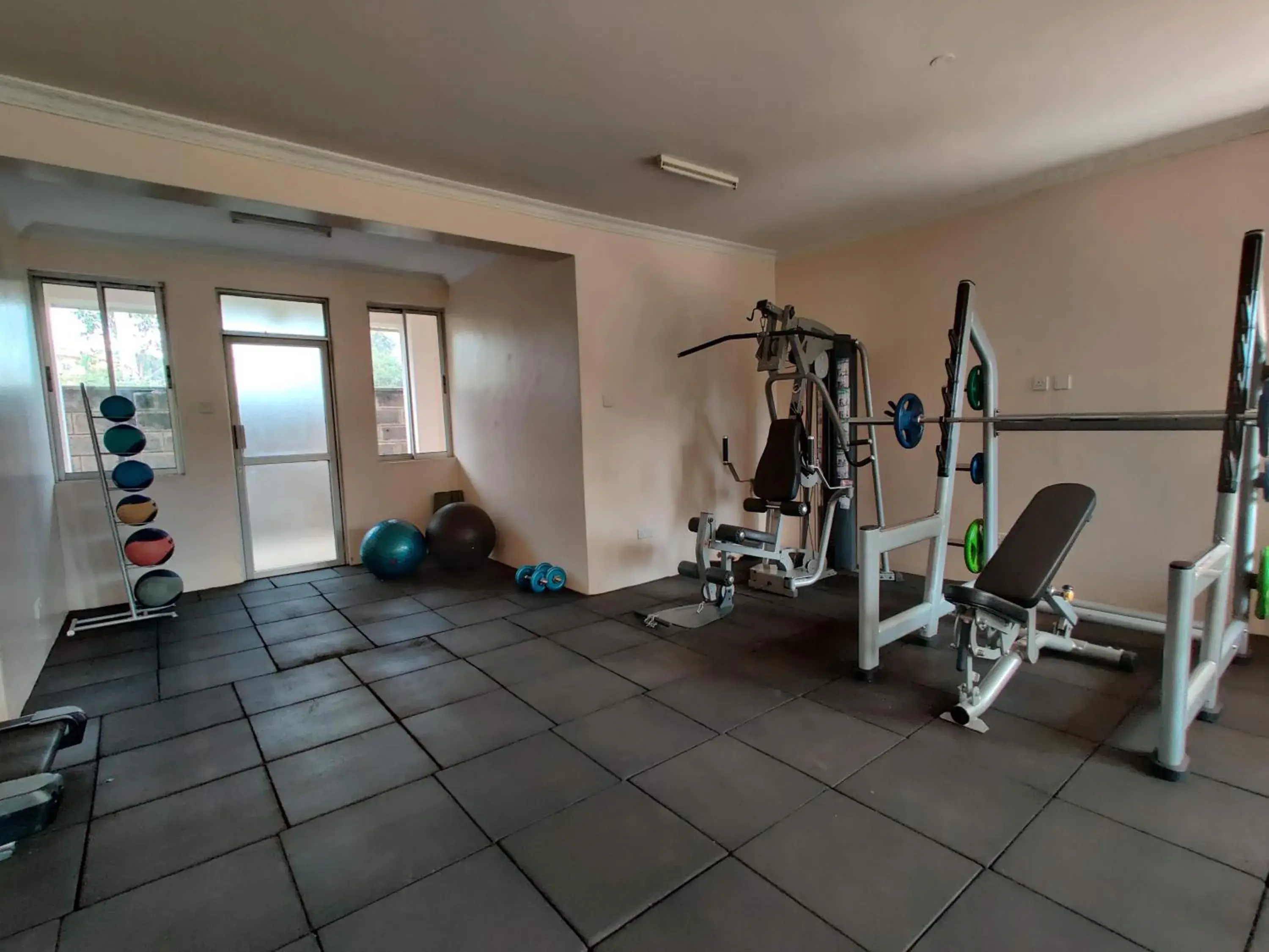 Fitness centre/facilities, Fitness Center/Facilities in Longview Suites Hotel