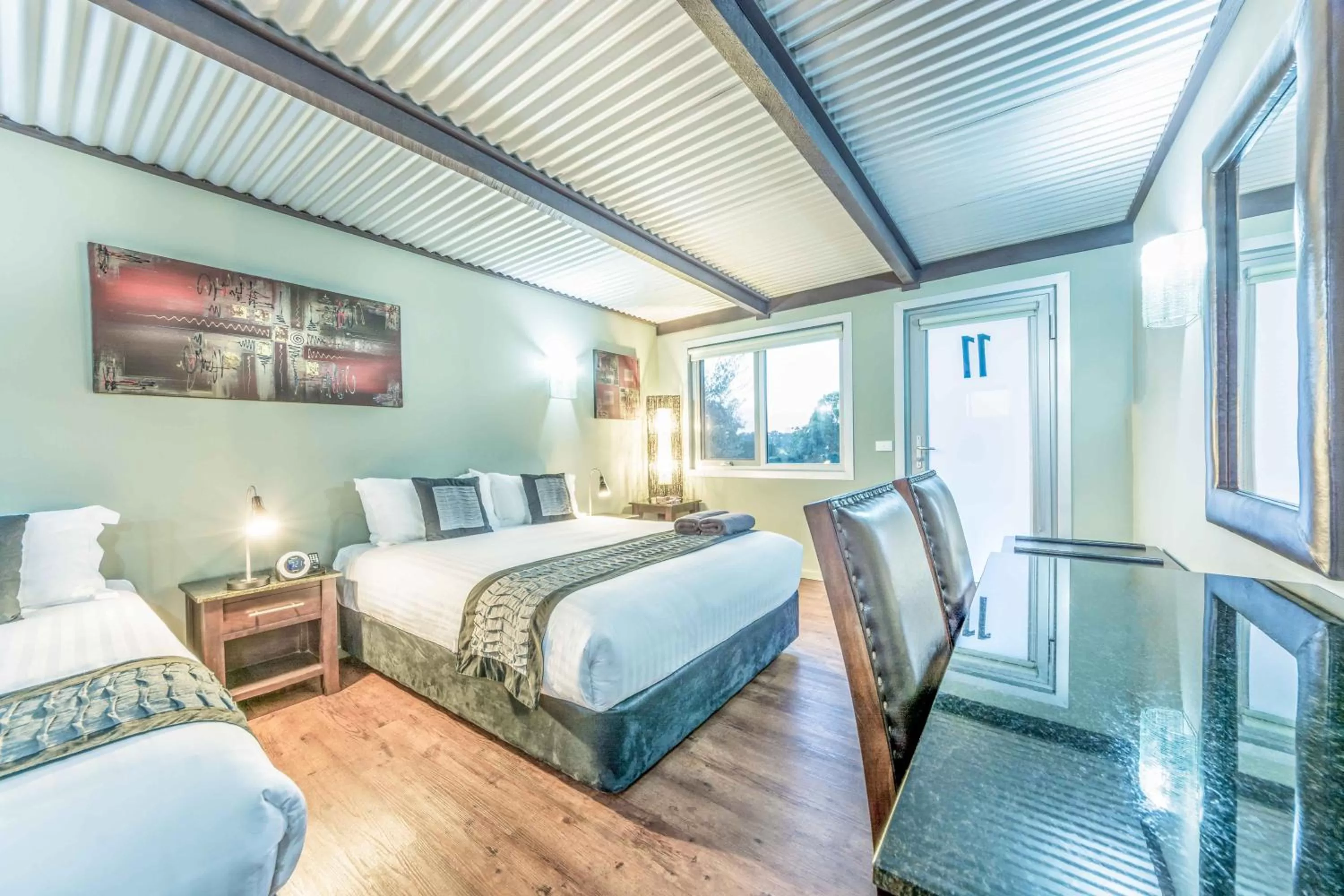 Photo of the whole room, Bed in Orbost Motel