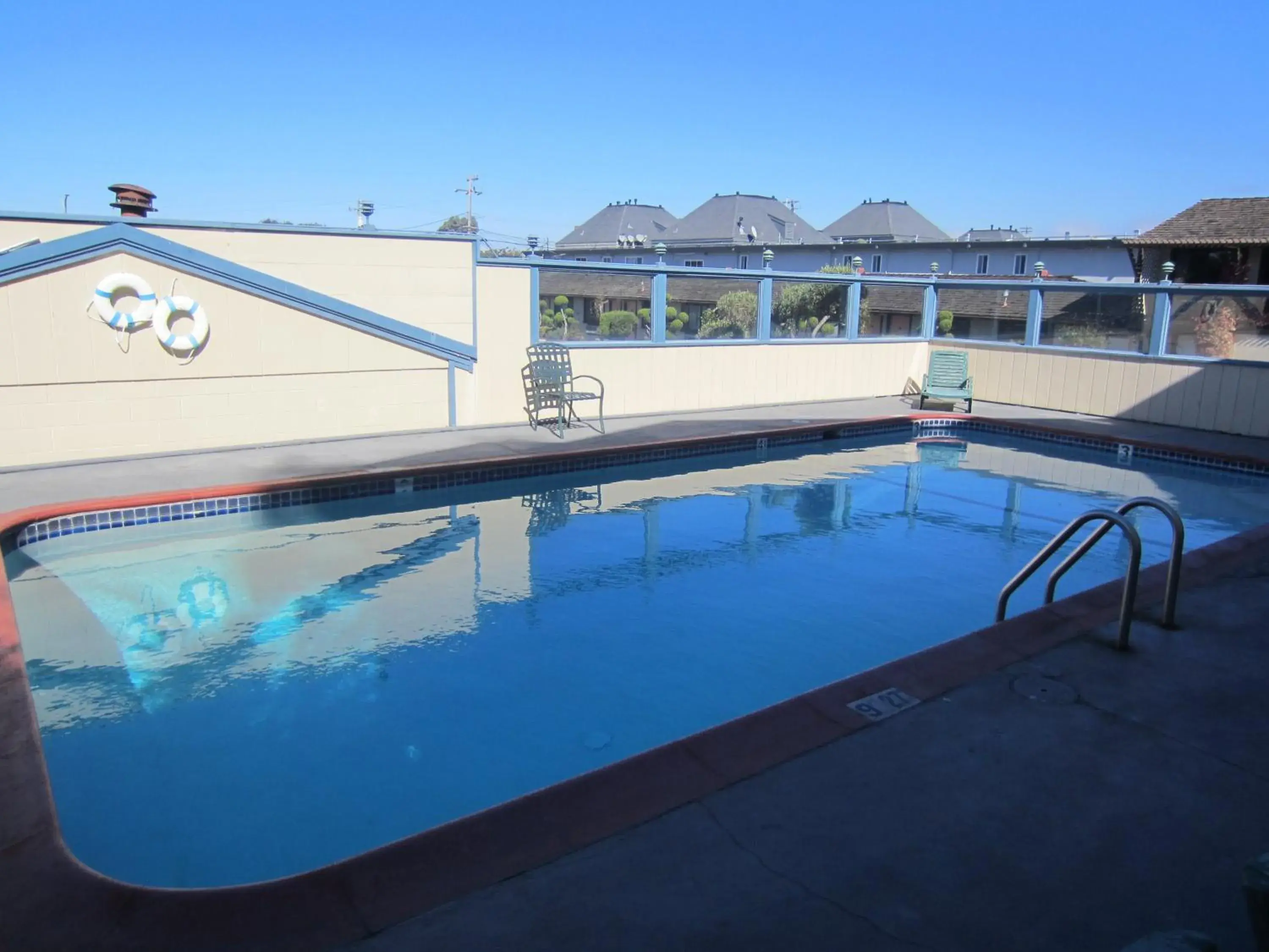 Swimming Pool in Monterey Fairgrounds Inn