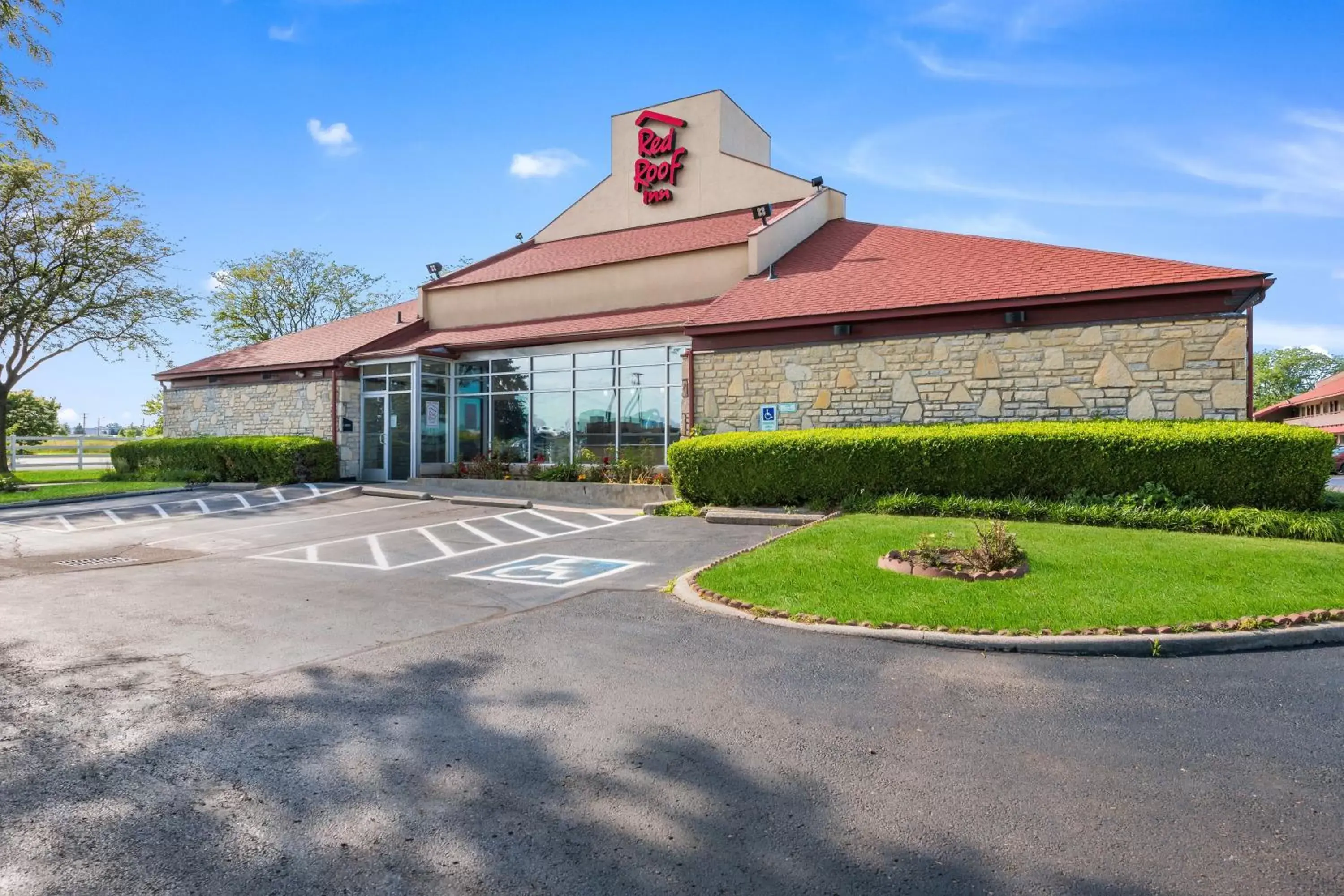 Property Building in Red Roof Inn Columbus - Grove City