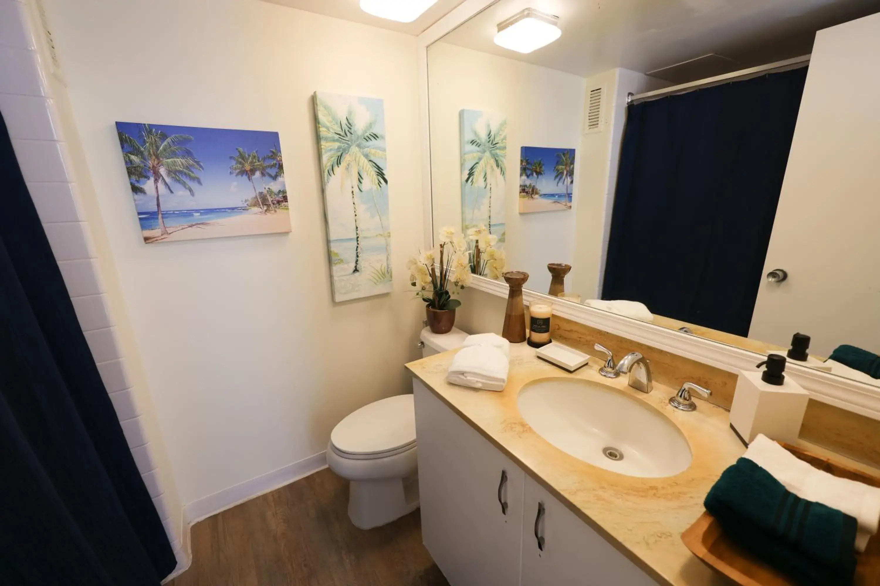 Bathroom in Tropical Studios at Marine Surf Waikiki - FREE PARKING - BEST LOCATION - FULL KITCHEN - SWIMMING POOL