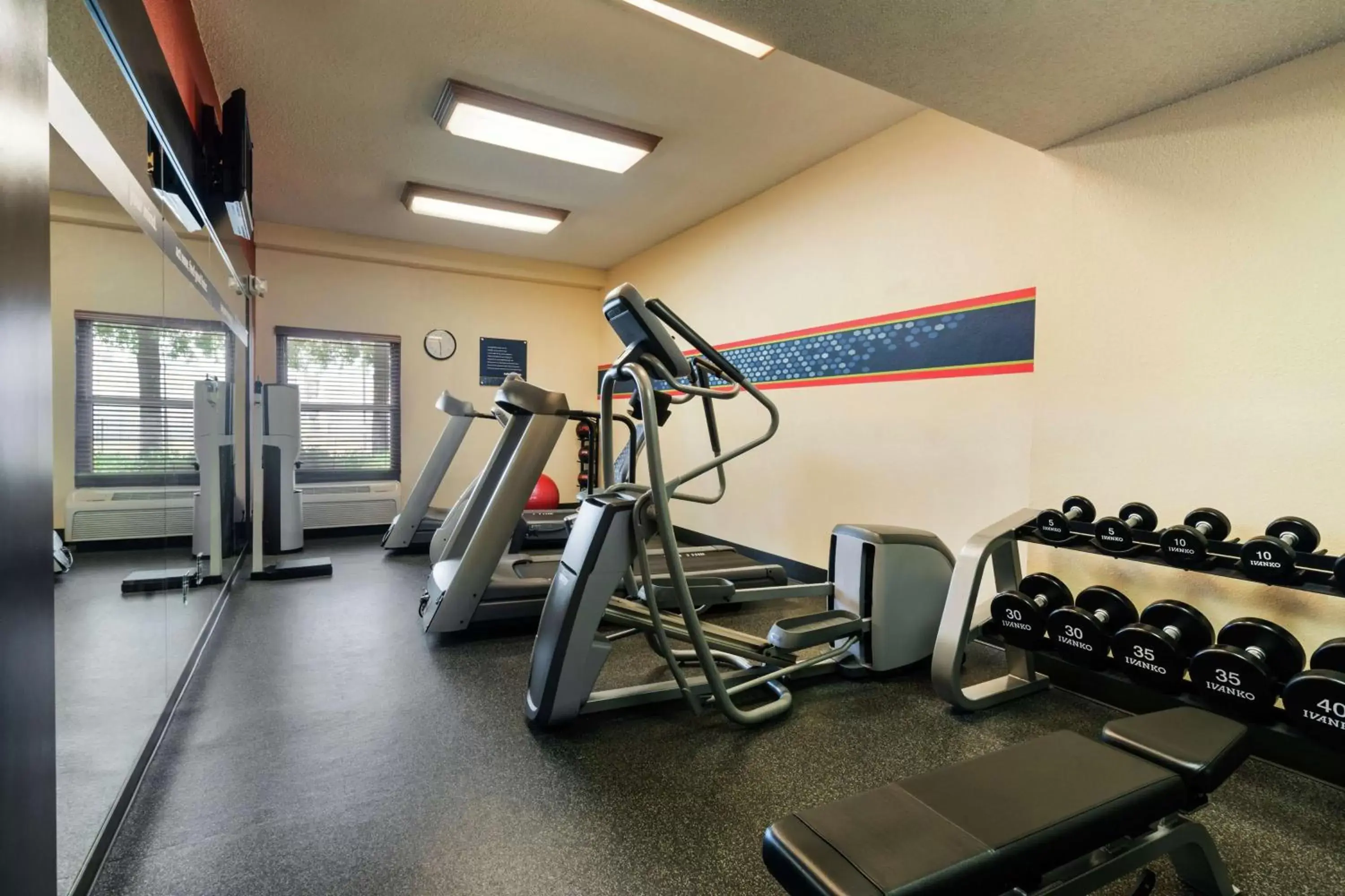 Fitness centre/facilities, Fitness Center/Facilities in Hampton Inn & Suites Jackson Coliseum