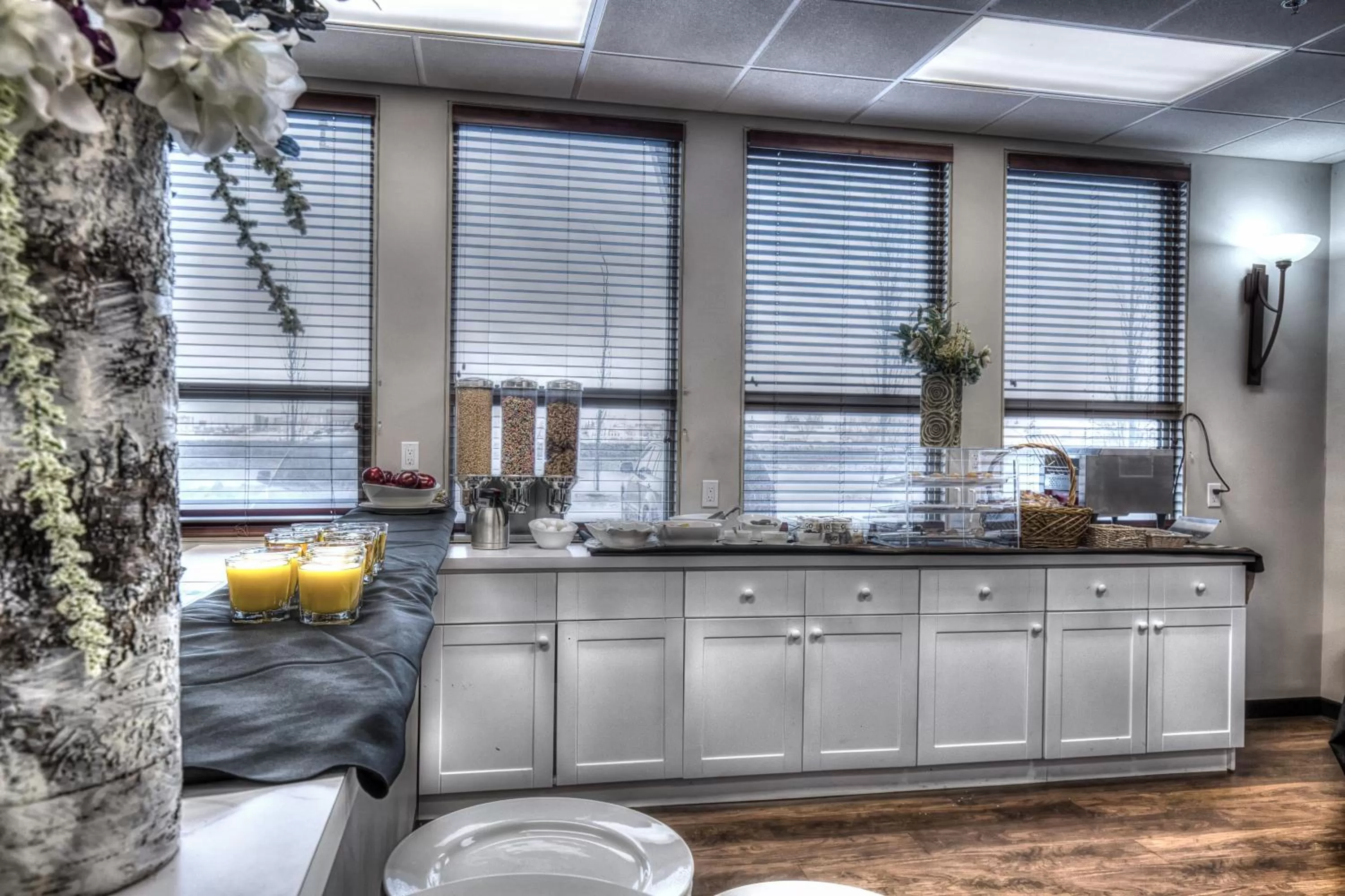 Breakfast in Podollan Inn & Spa - Grande Prairie