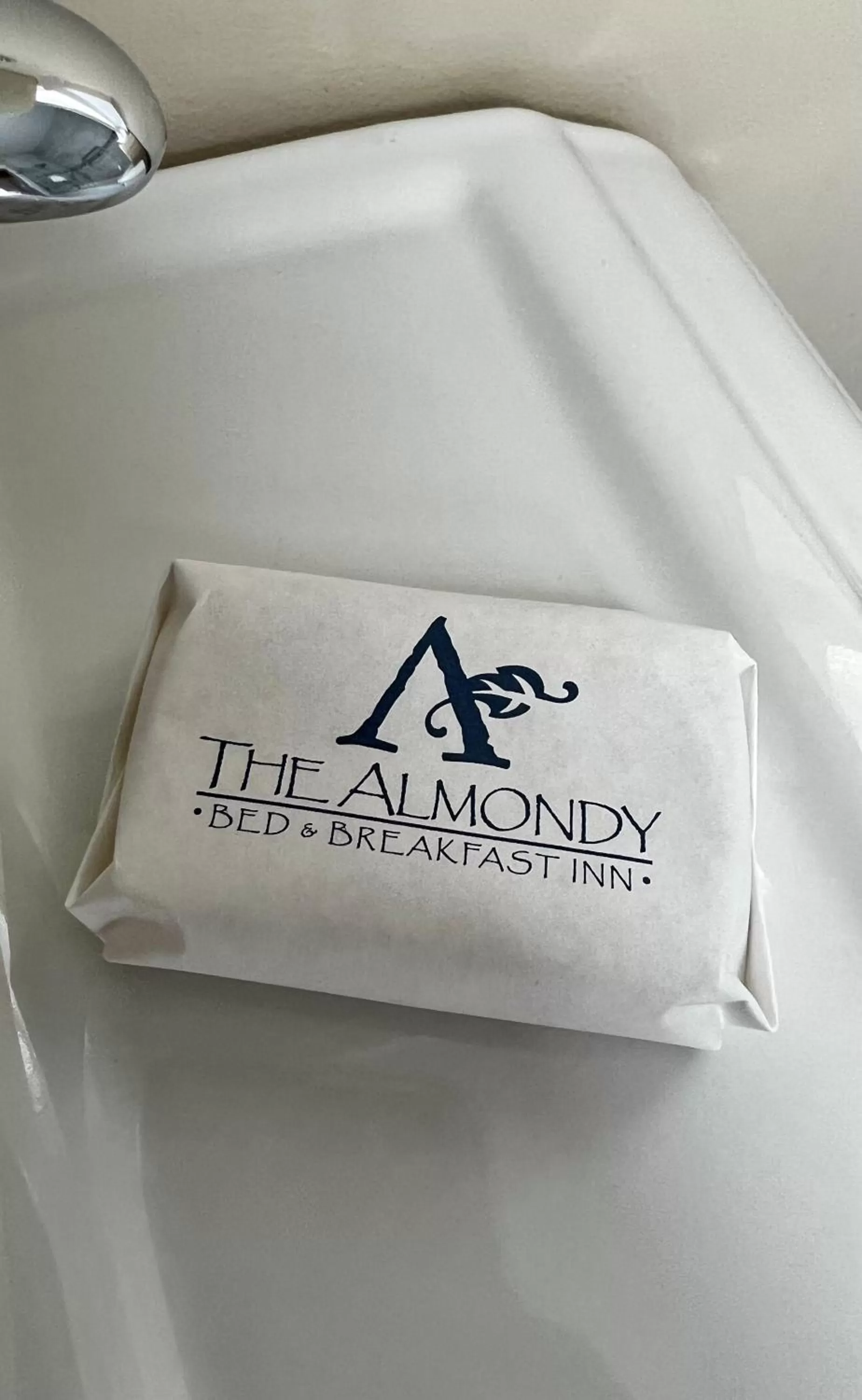 Bathroom in Almondy Inn Bed & Breakfast