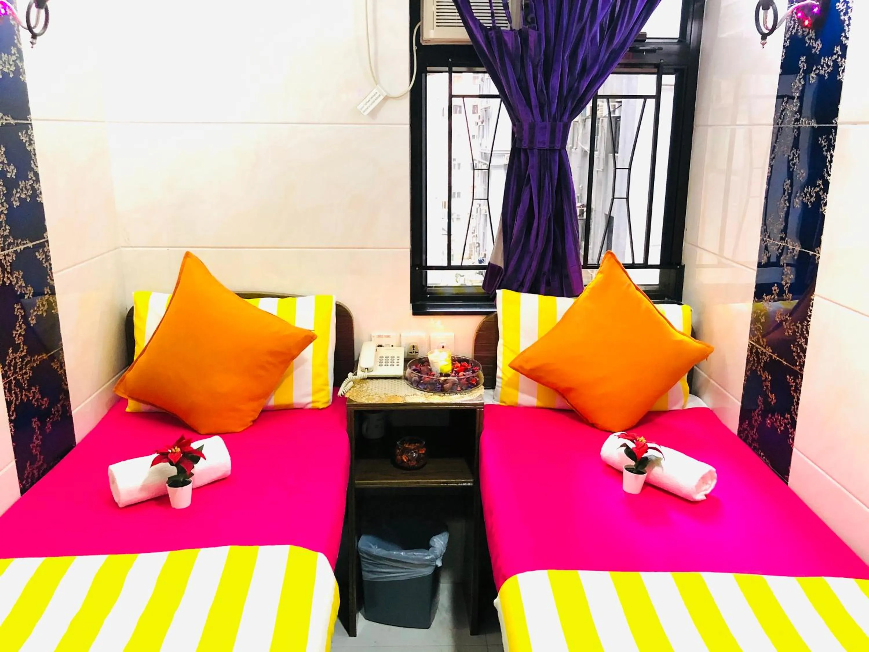 cot, Bed in Premium Lounge