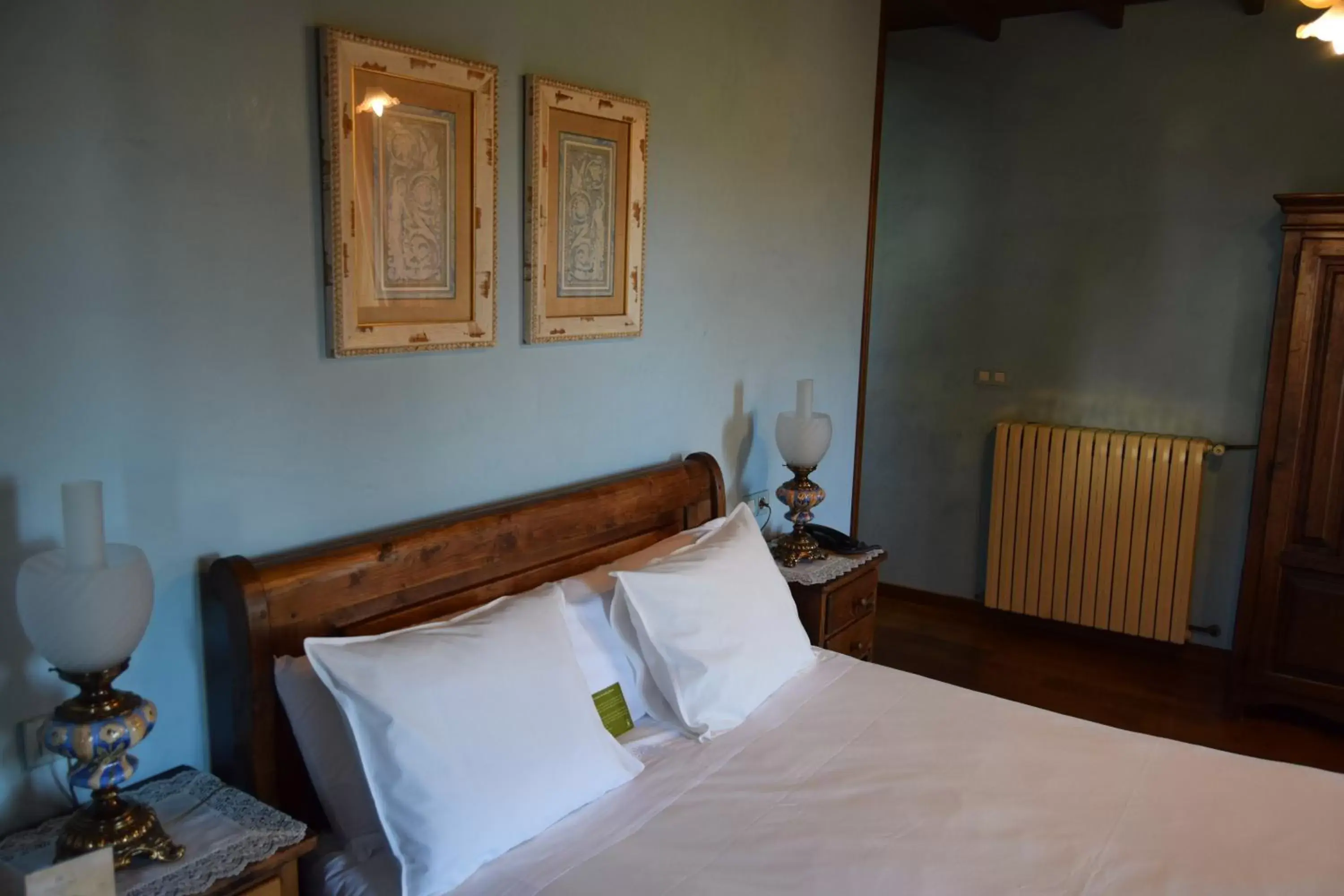 Photo of the whole room, Bed in Pazo do Rio