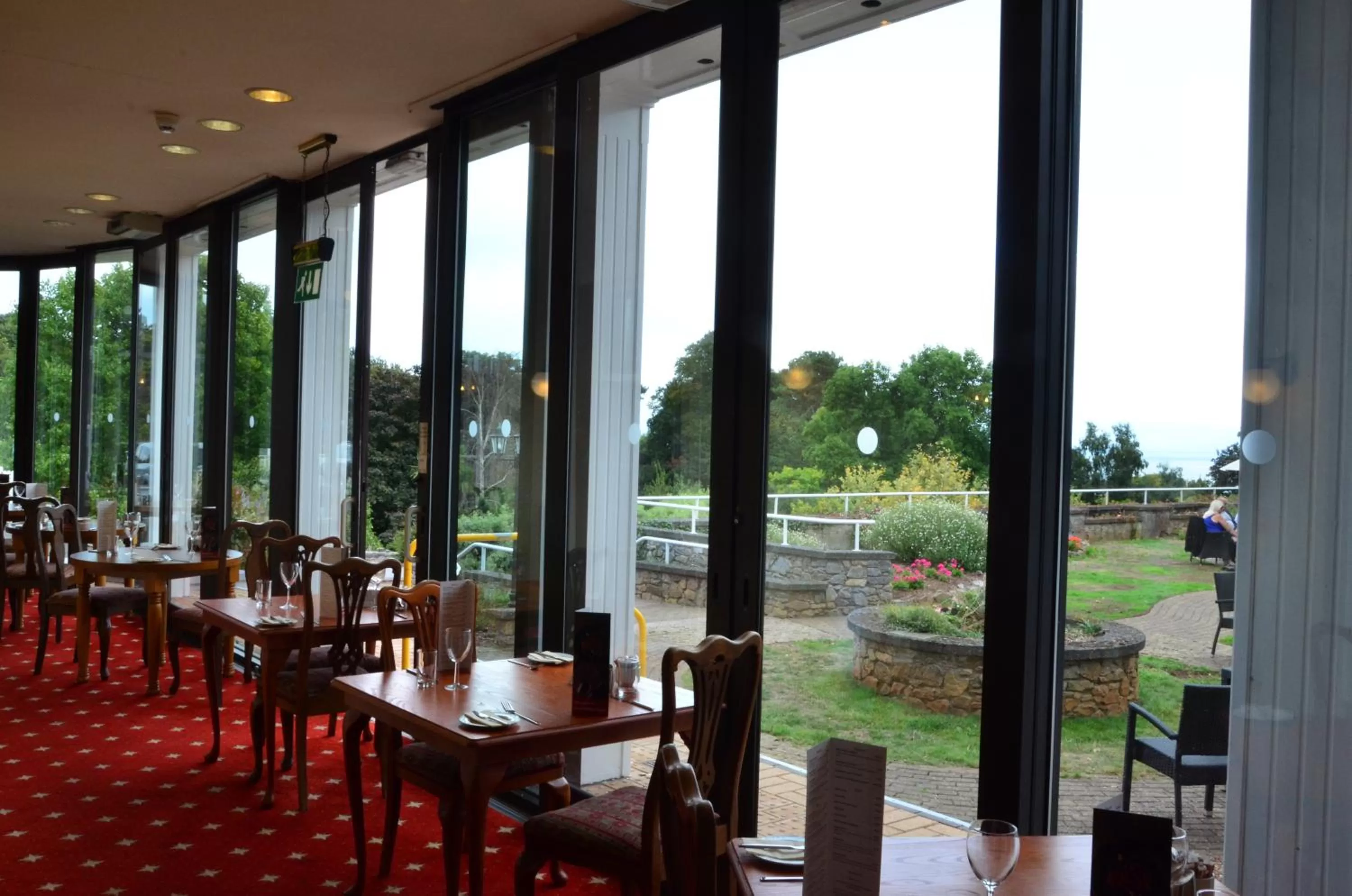 Restaurant/places to eat in Cliffden Hotel