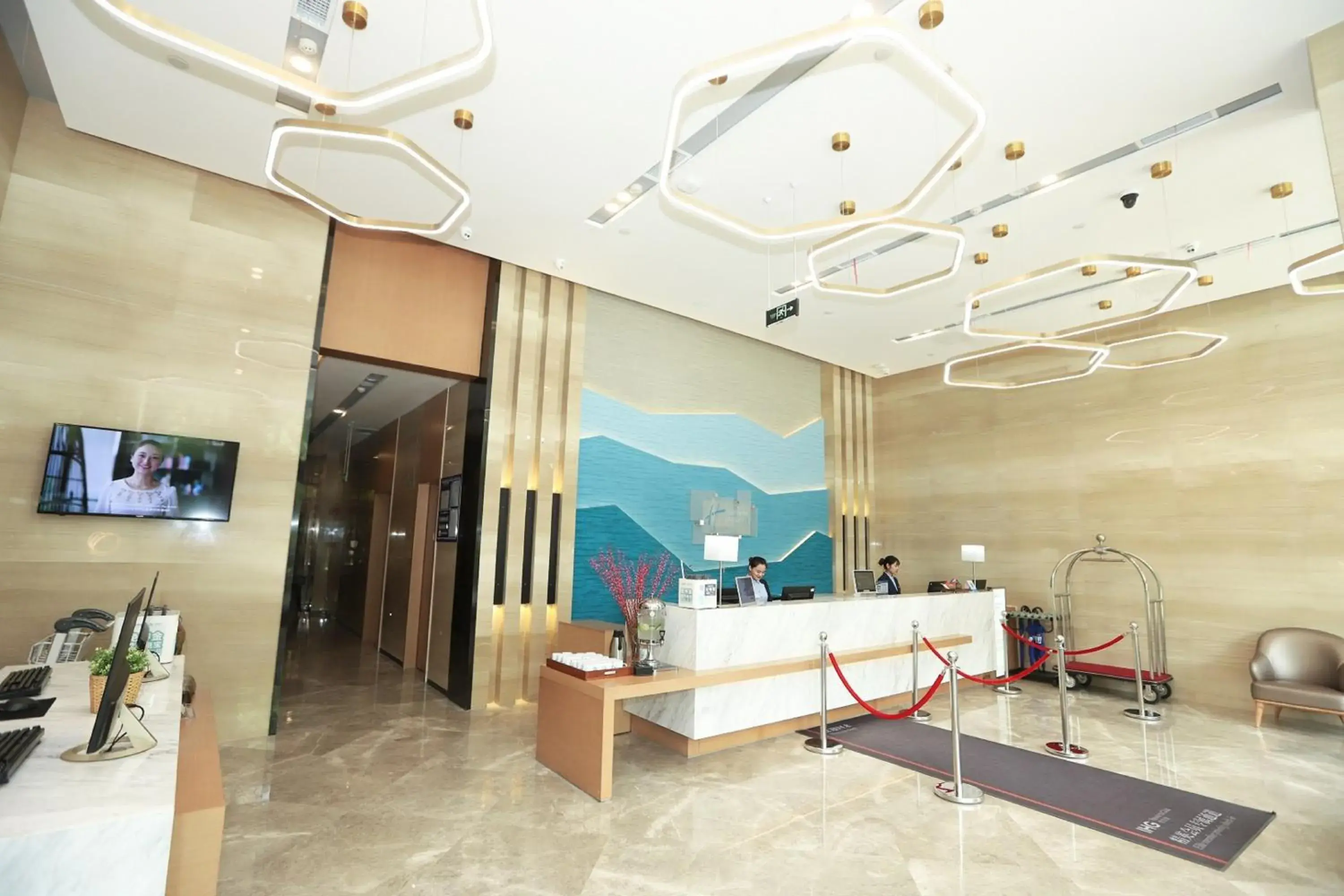 Lobby or reception, Lobby/Reception in Holiday Inn Express Chengdu Xindu, an IHG Hotel
