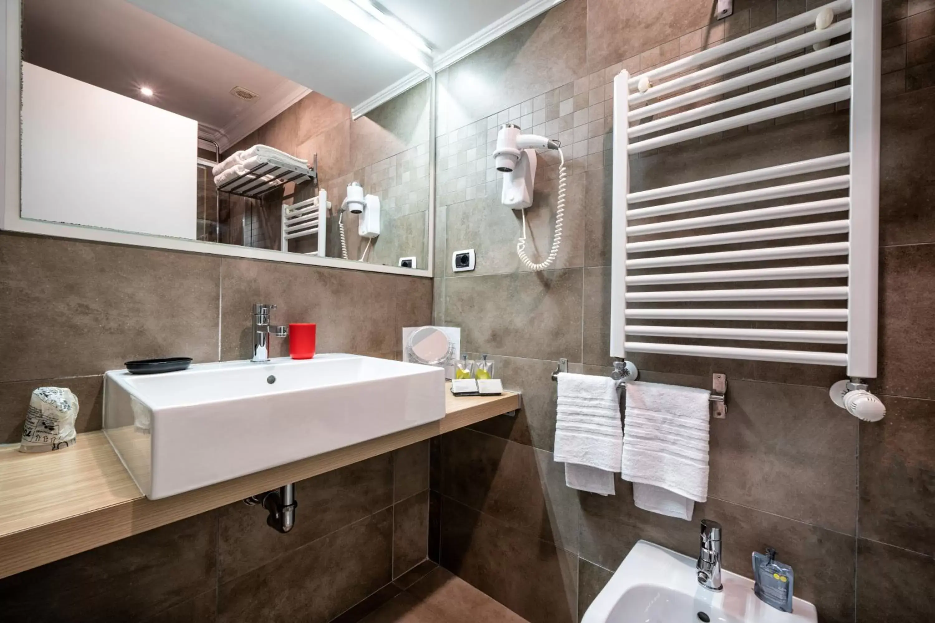 Bathroom in Hotel Paolo II